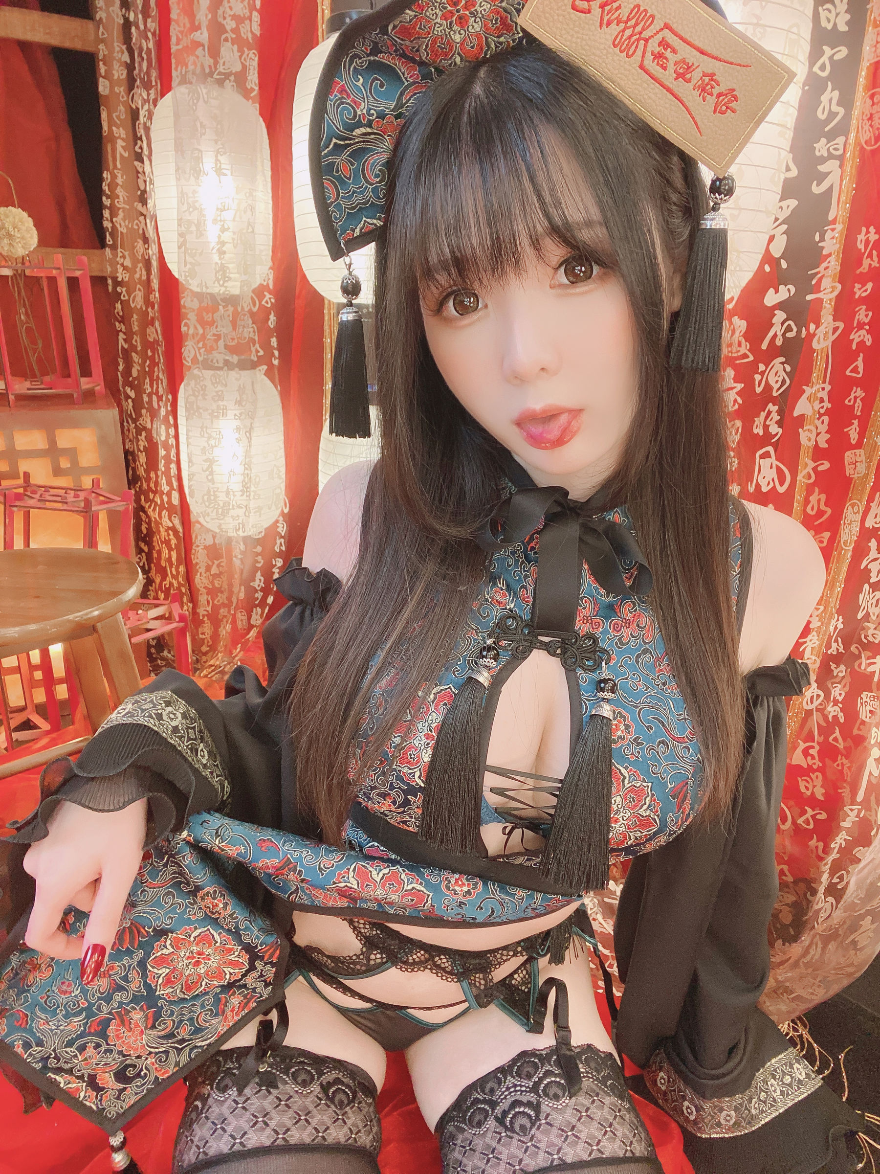 微博妹纸霜月shimo – キョンシーちゃん自撮り [20P]