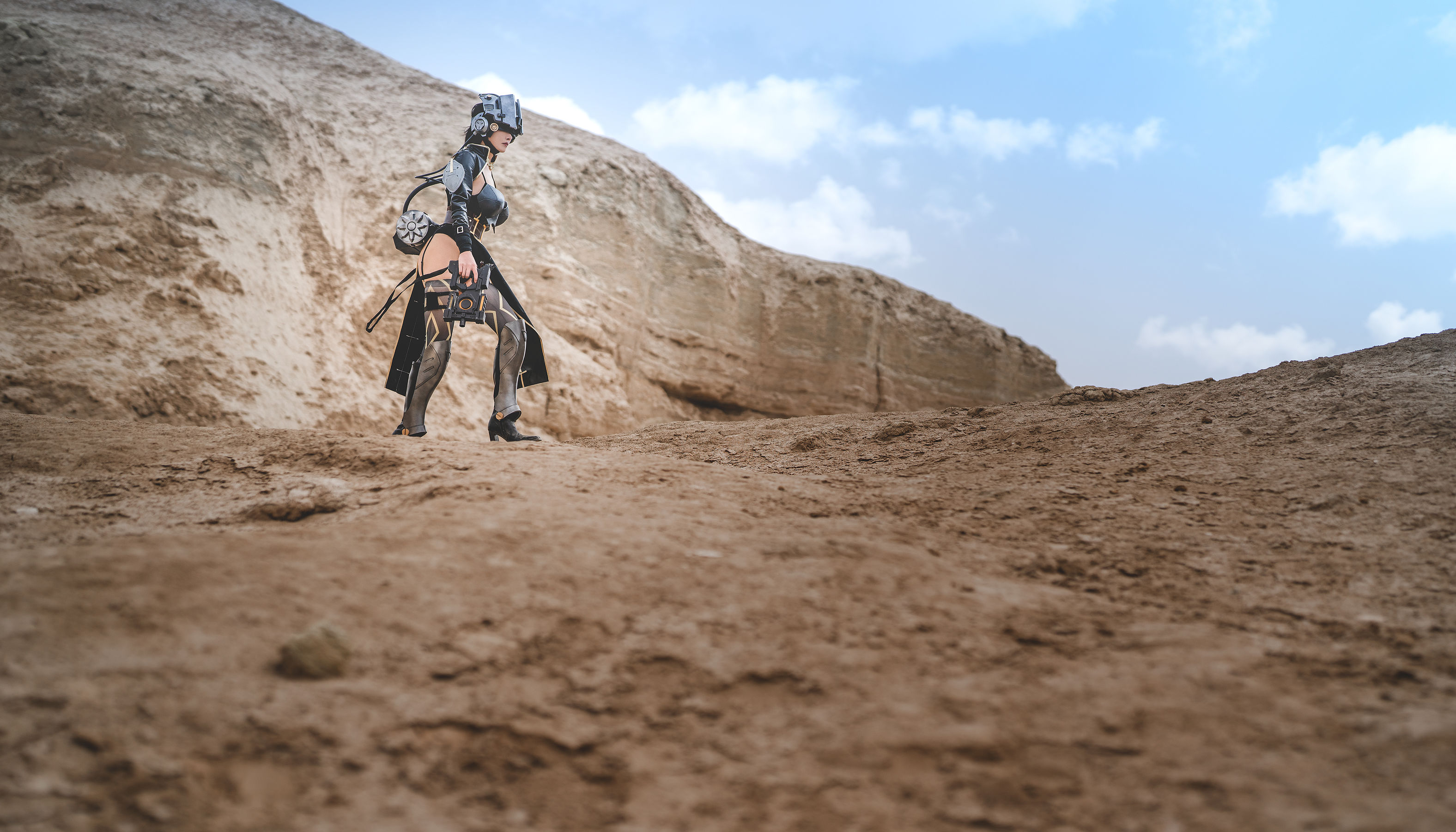 秋和柯基(夏小秋秋秋) – 荷光者梵蒂 [30P]