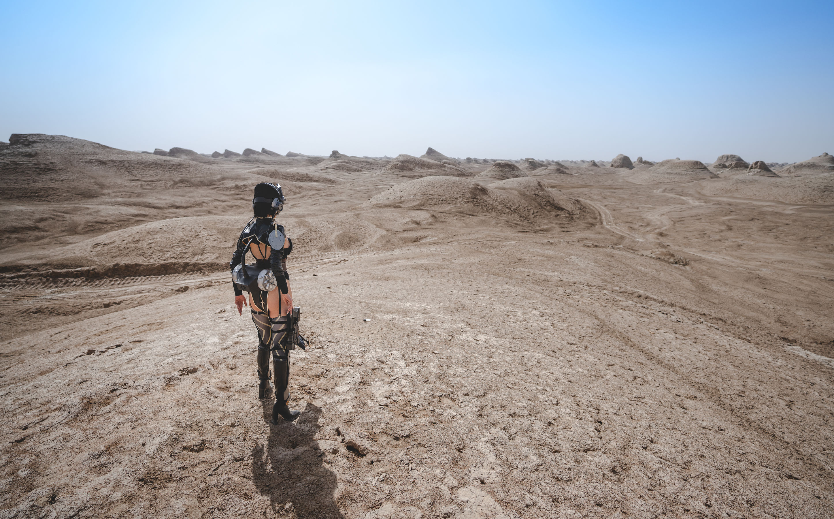 秋和柯基(夏小秋秋秋) – 荷光者梵蒂 [30P]