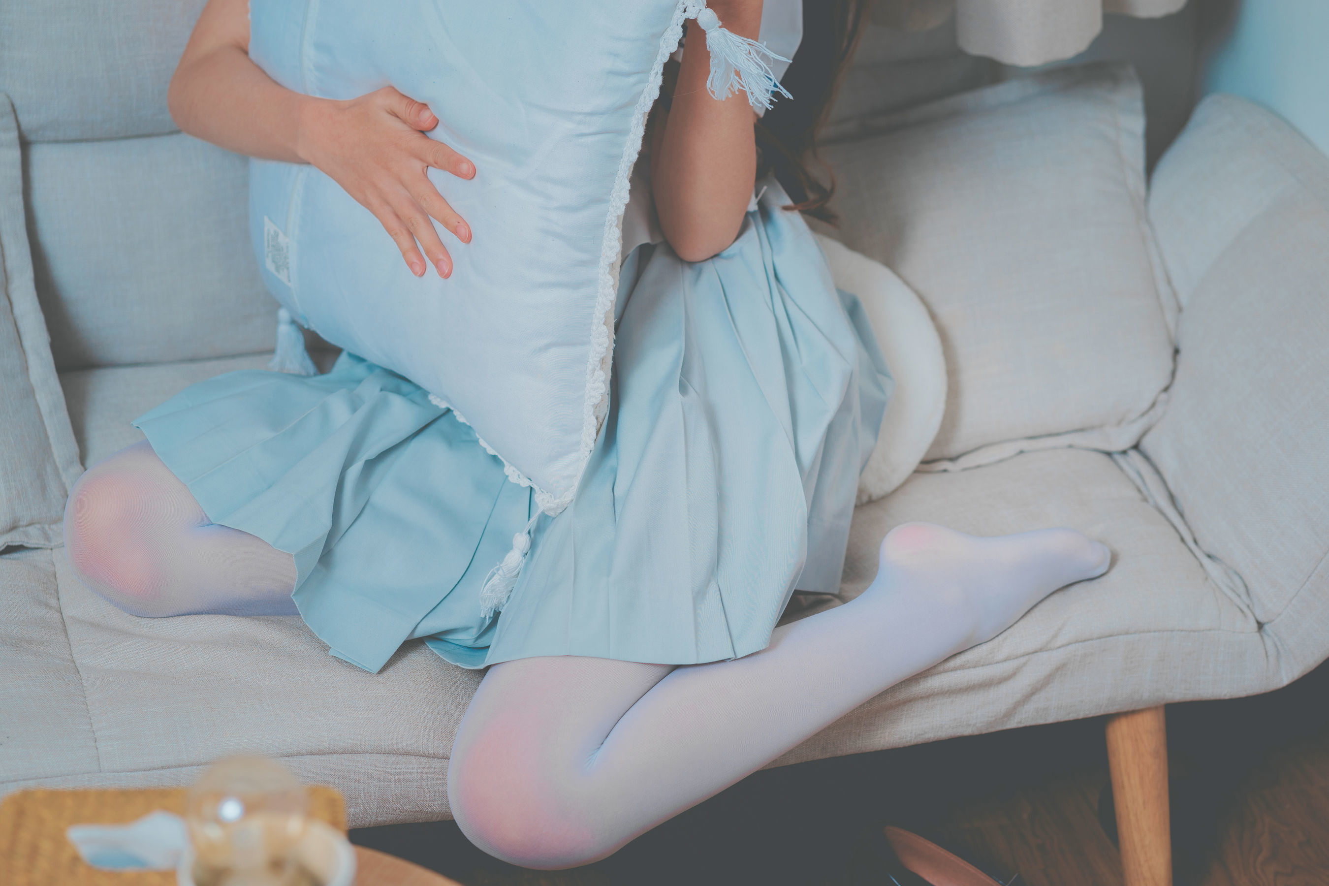 [萝莉COS] 面饼仙儿 – JK秀 [16P]