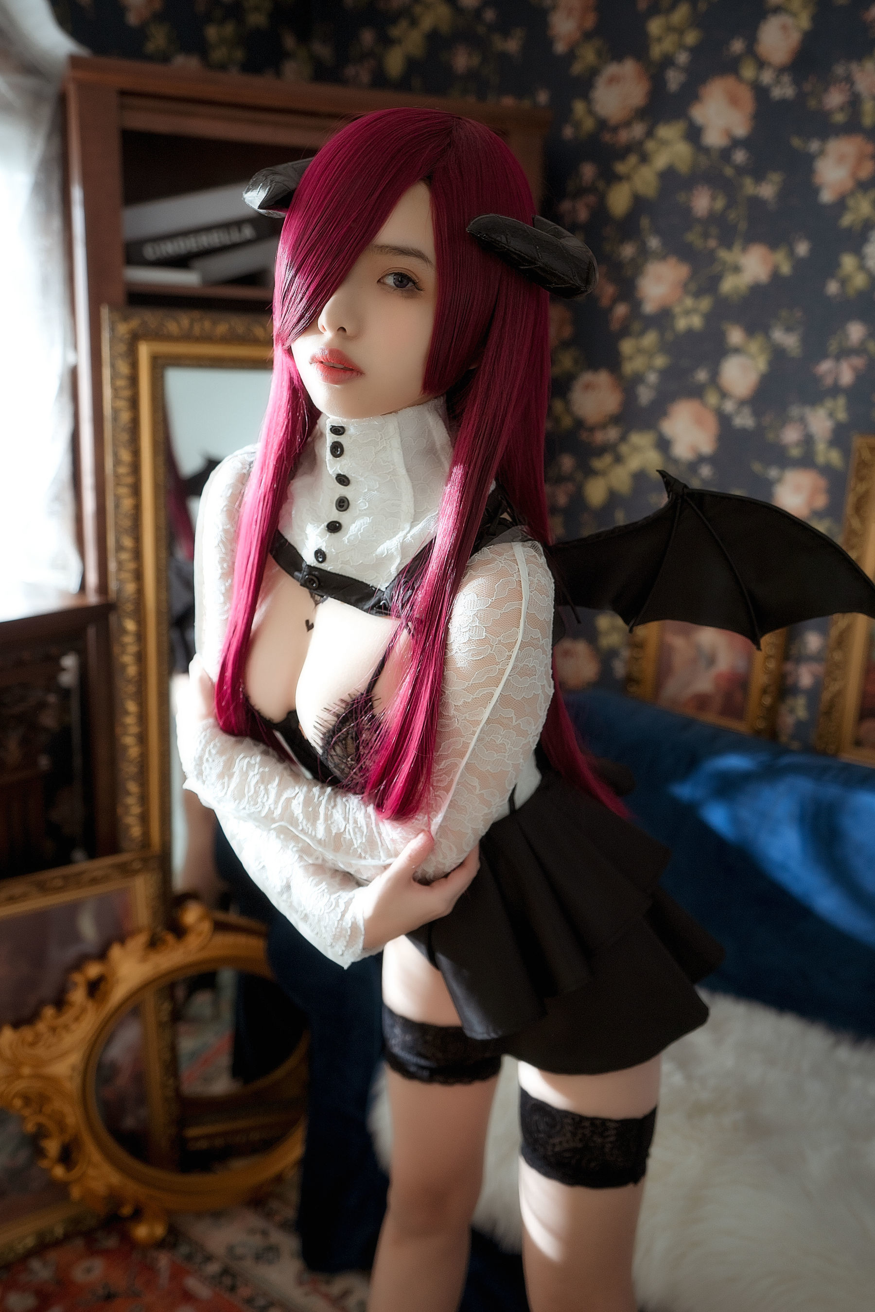 [萝莉COS] 雯妹 – 魅魔 the countess of devil [38P]