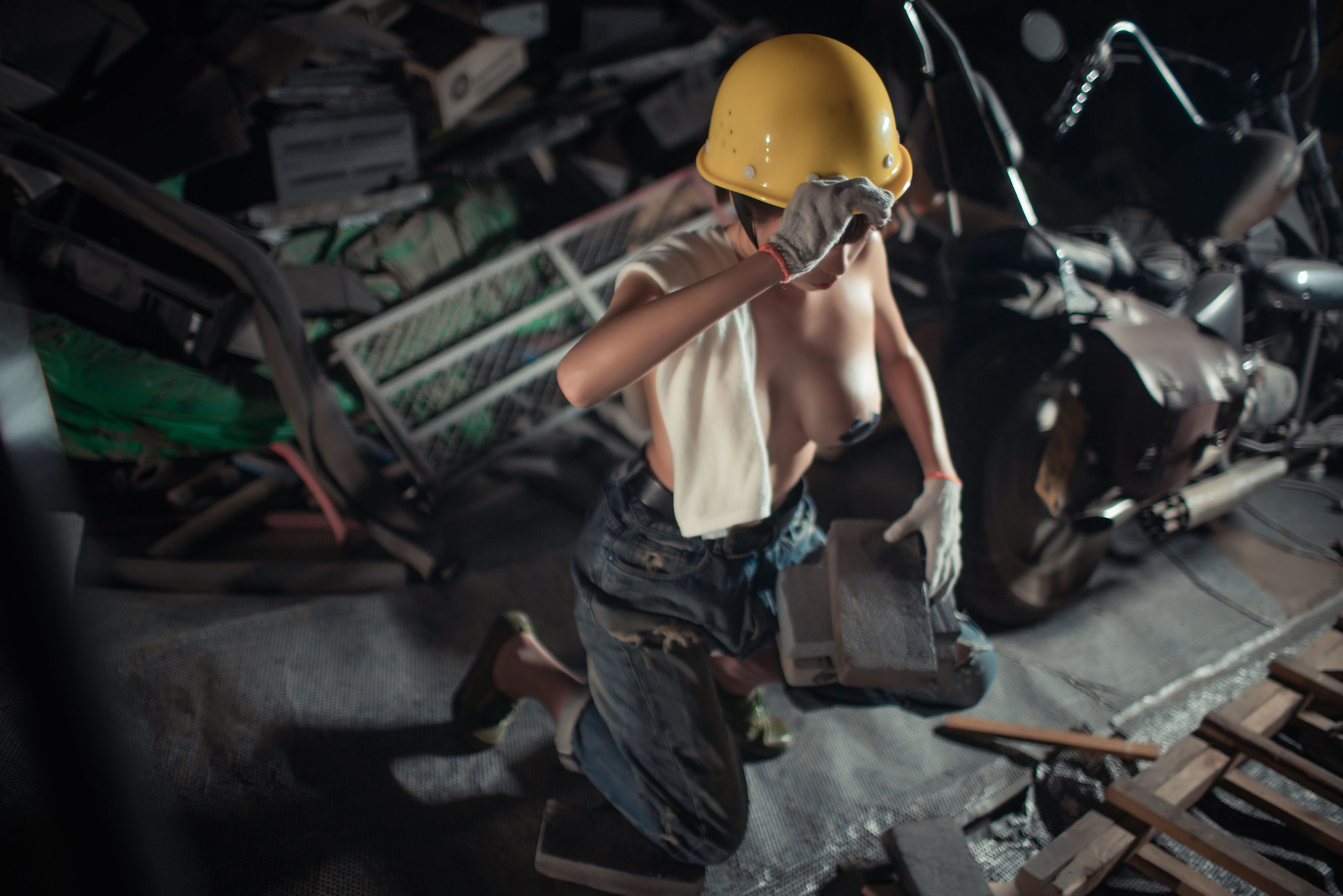 [Cosplay写真] 萌妹奈汐酱nice – 咱们工人有力量 [35P]