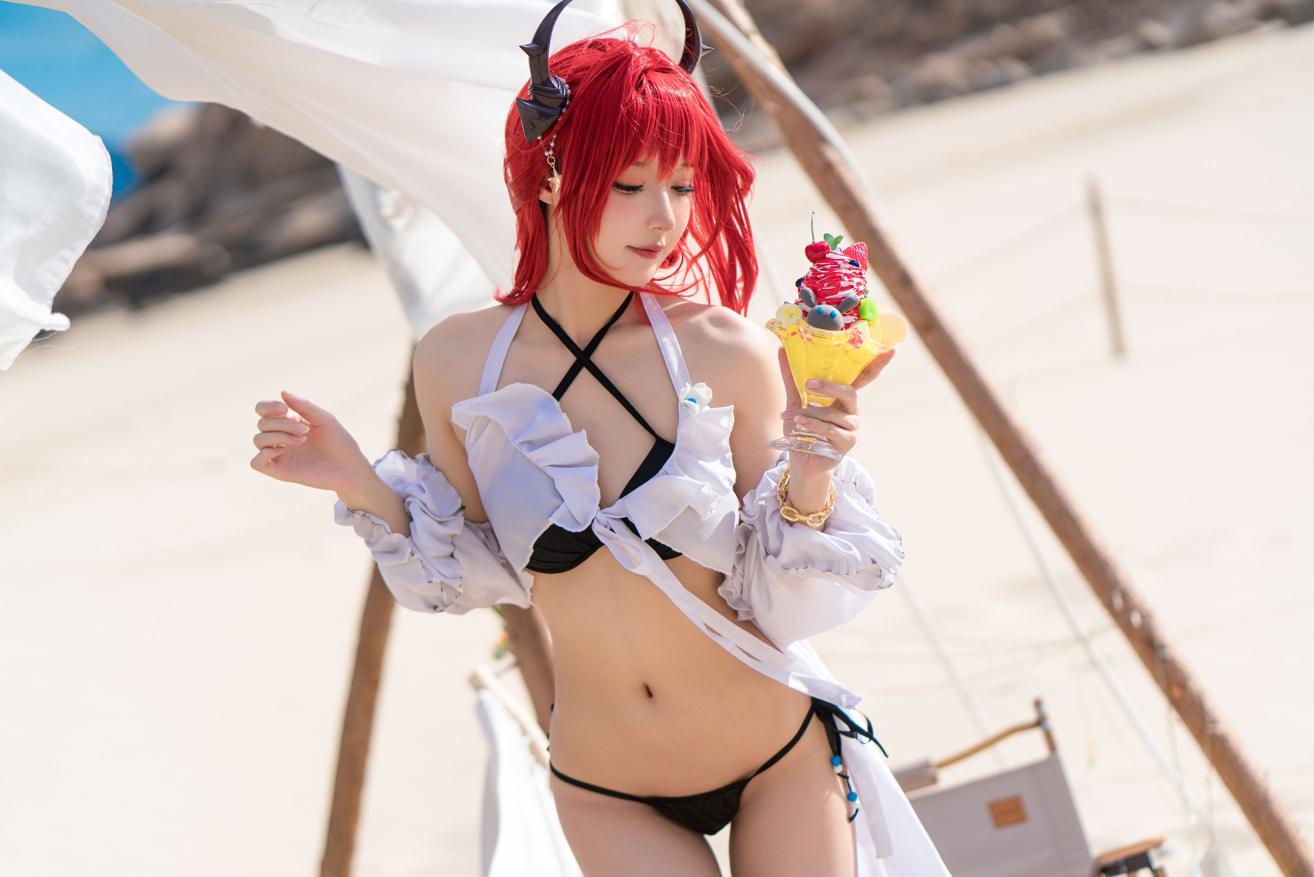 动漫博主阿包也是兔娘 – 明日方舟 史尔特尔泳装 [50P]