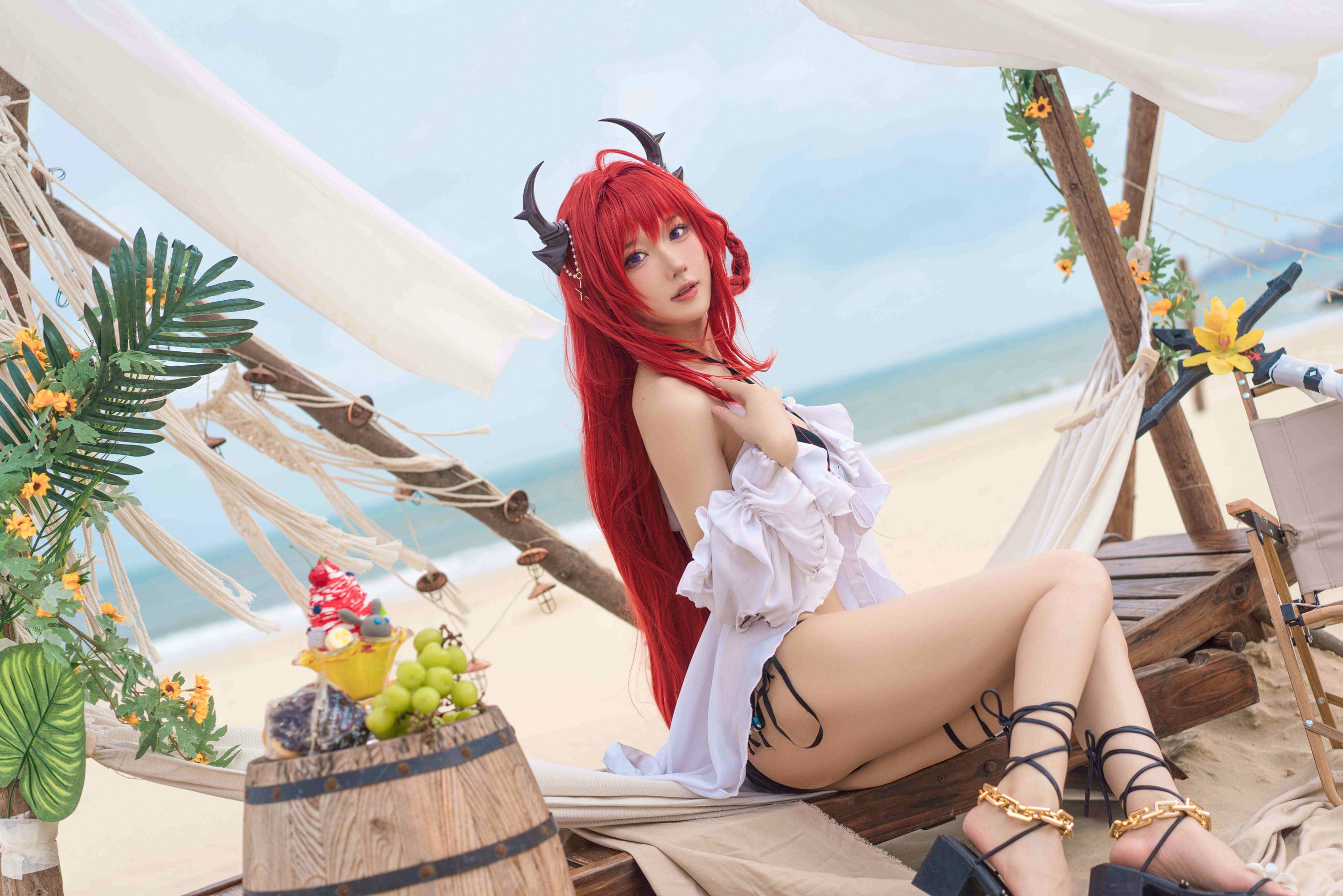 动漫博主阿包也是兔娘 – 明日方舟 史尔特尔泳装 [50P]