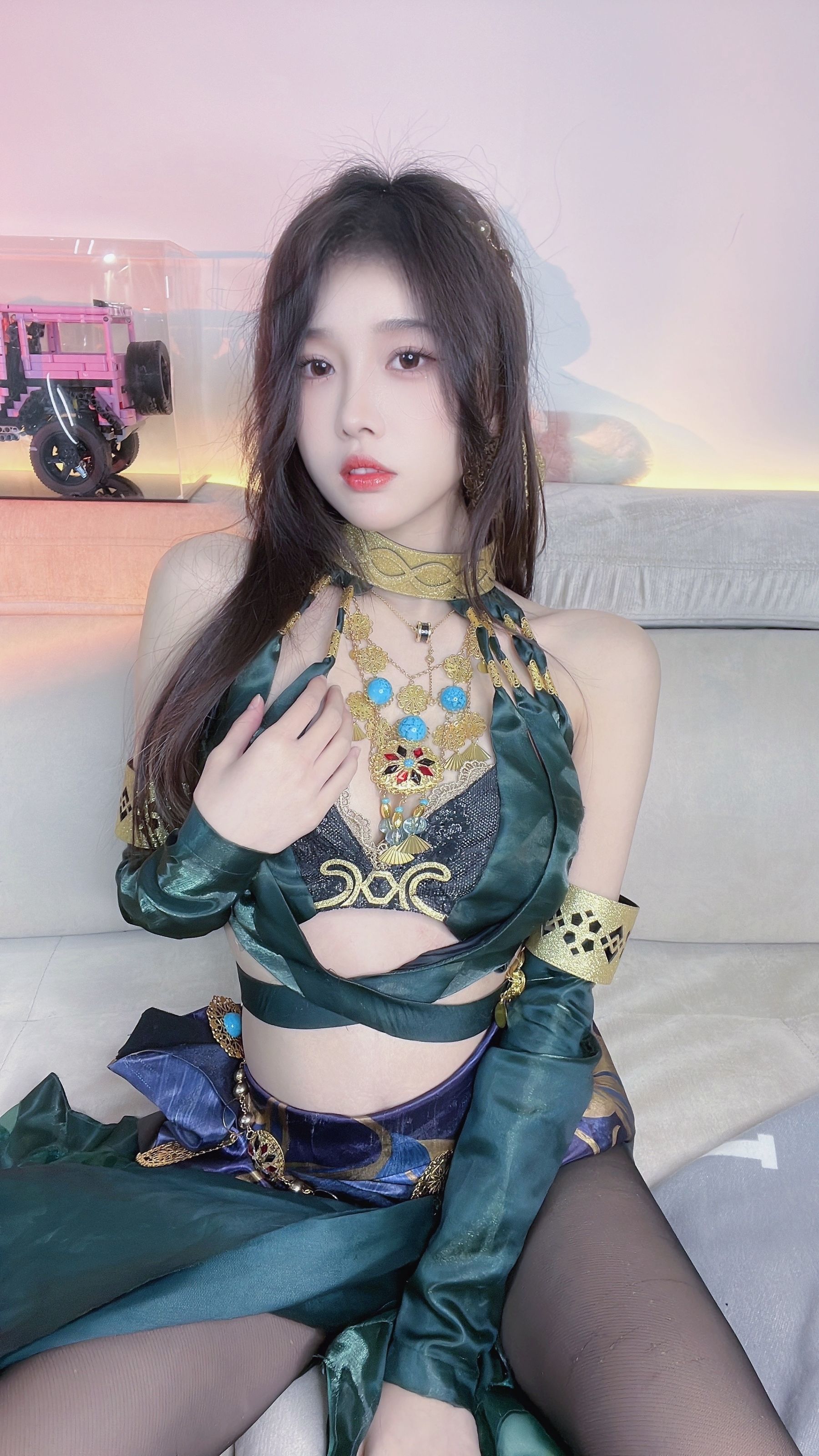 虎牙小小奶瓶儿 – 迦南 [17P]