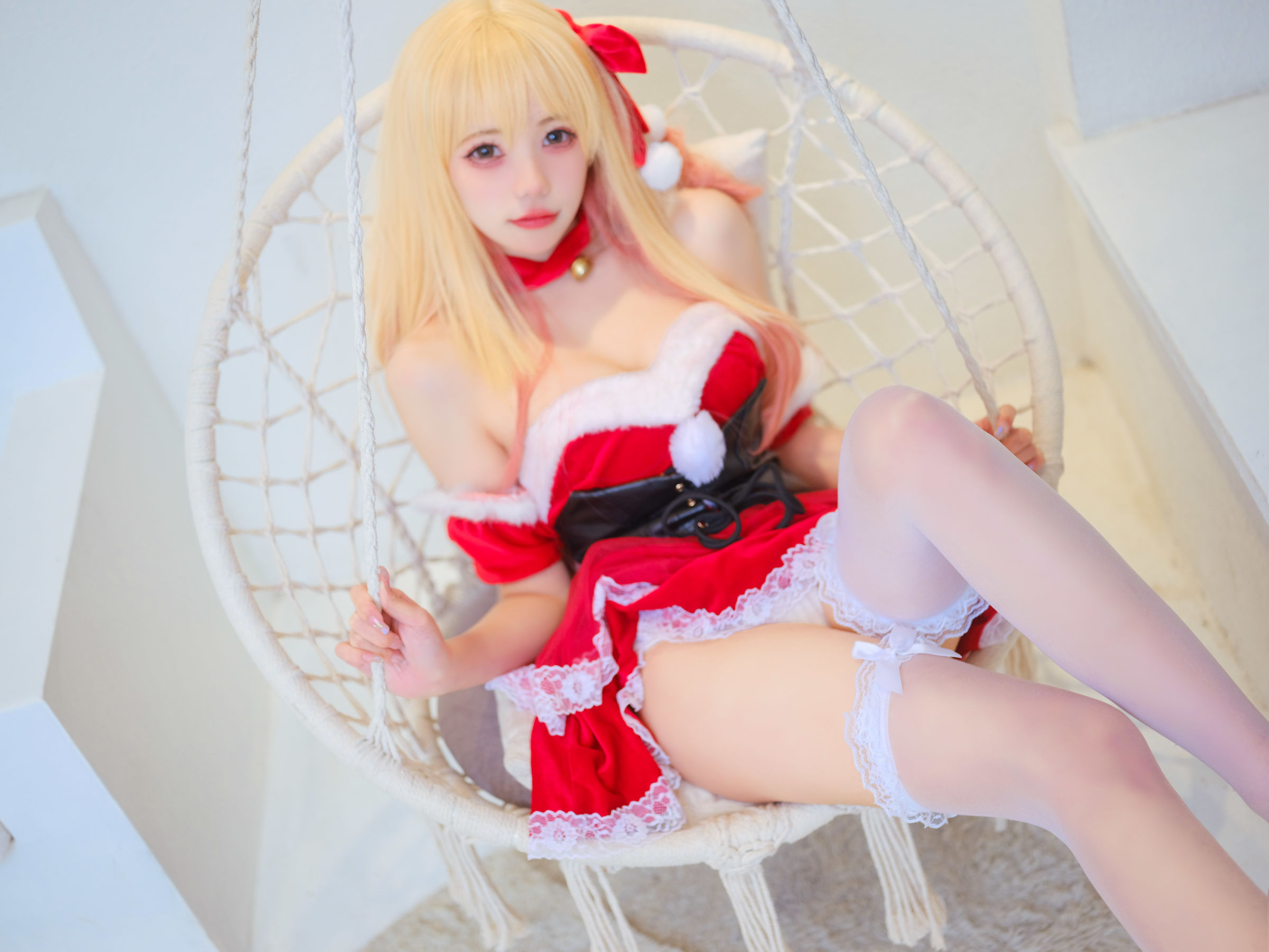 咬一口兔娘 – 喜多川海梦圣诞 [14P]