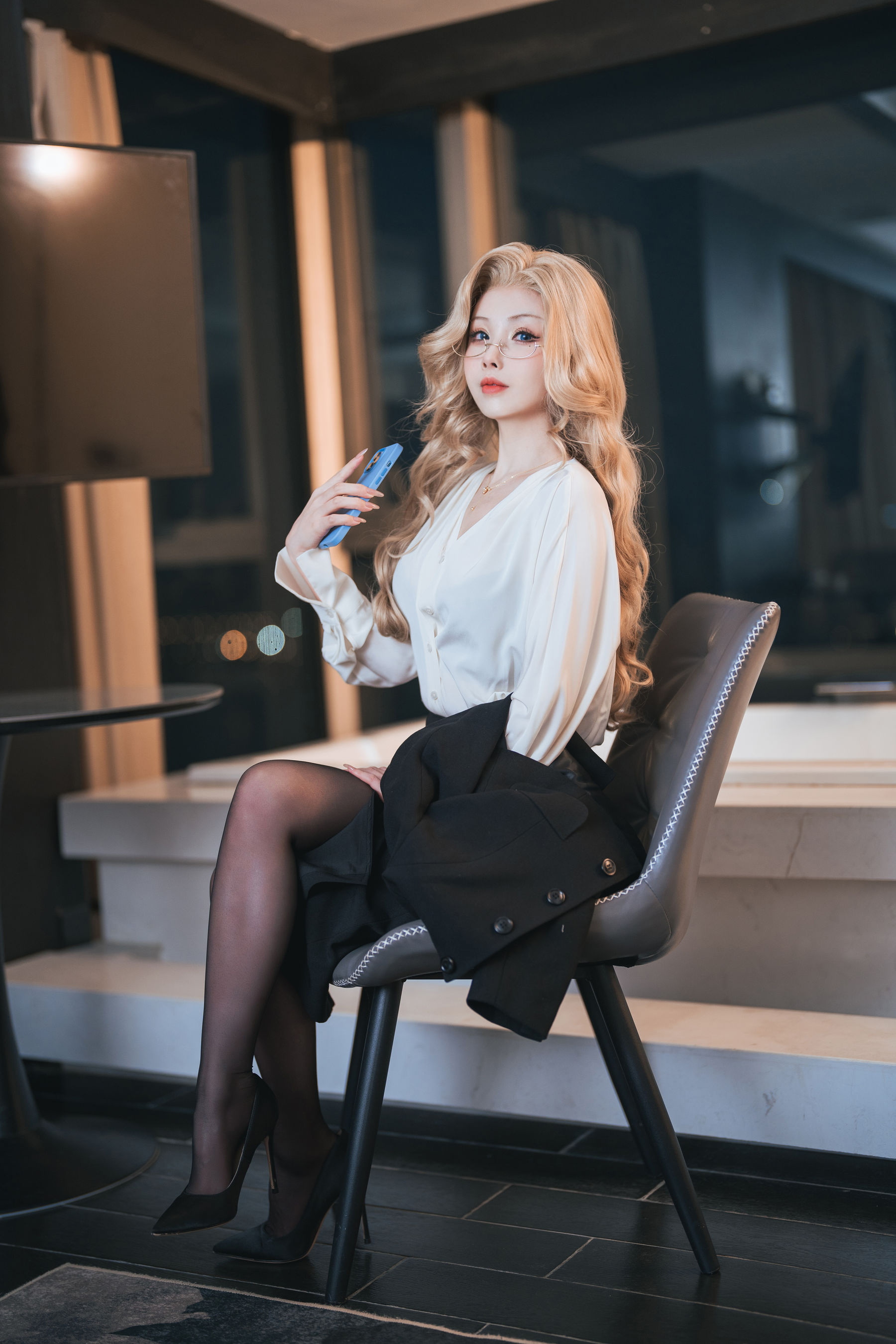 COS福利rioko凉凉子 – 女上司单人版 [55P]