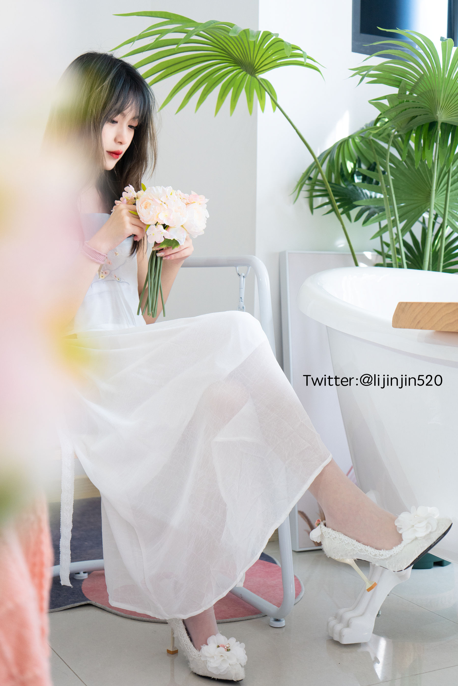 梨瑾瑾 – 室内吊带裙 [20P]