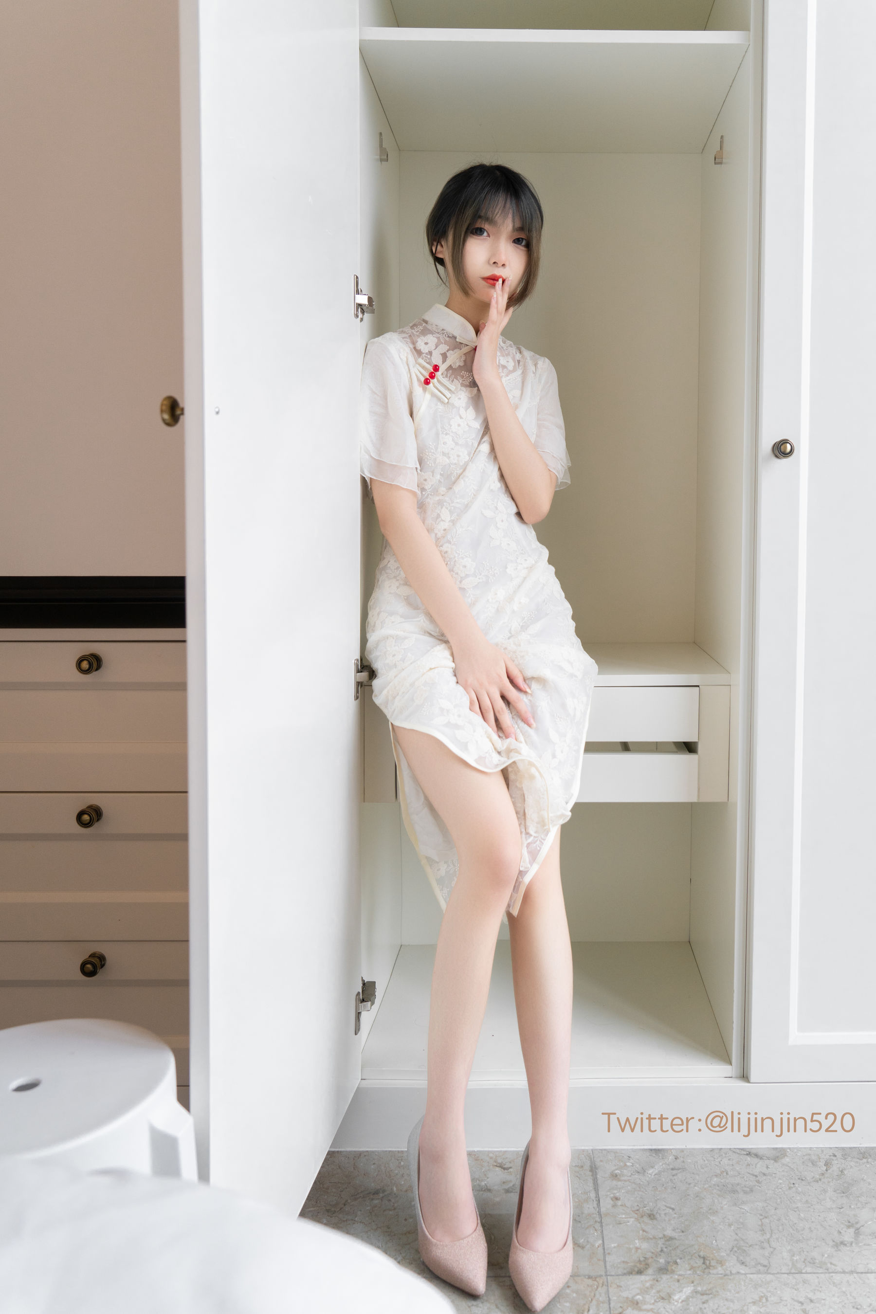 梨瑾瑾 – 改良旗袍 [20P]