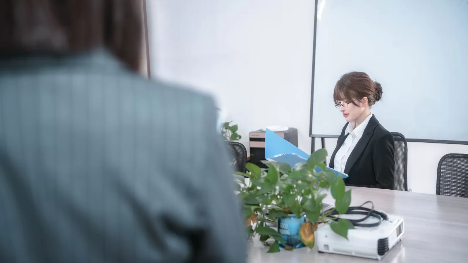 鹿八岁 – 女上司和女下属 [64P]