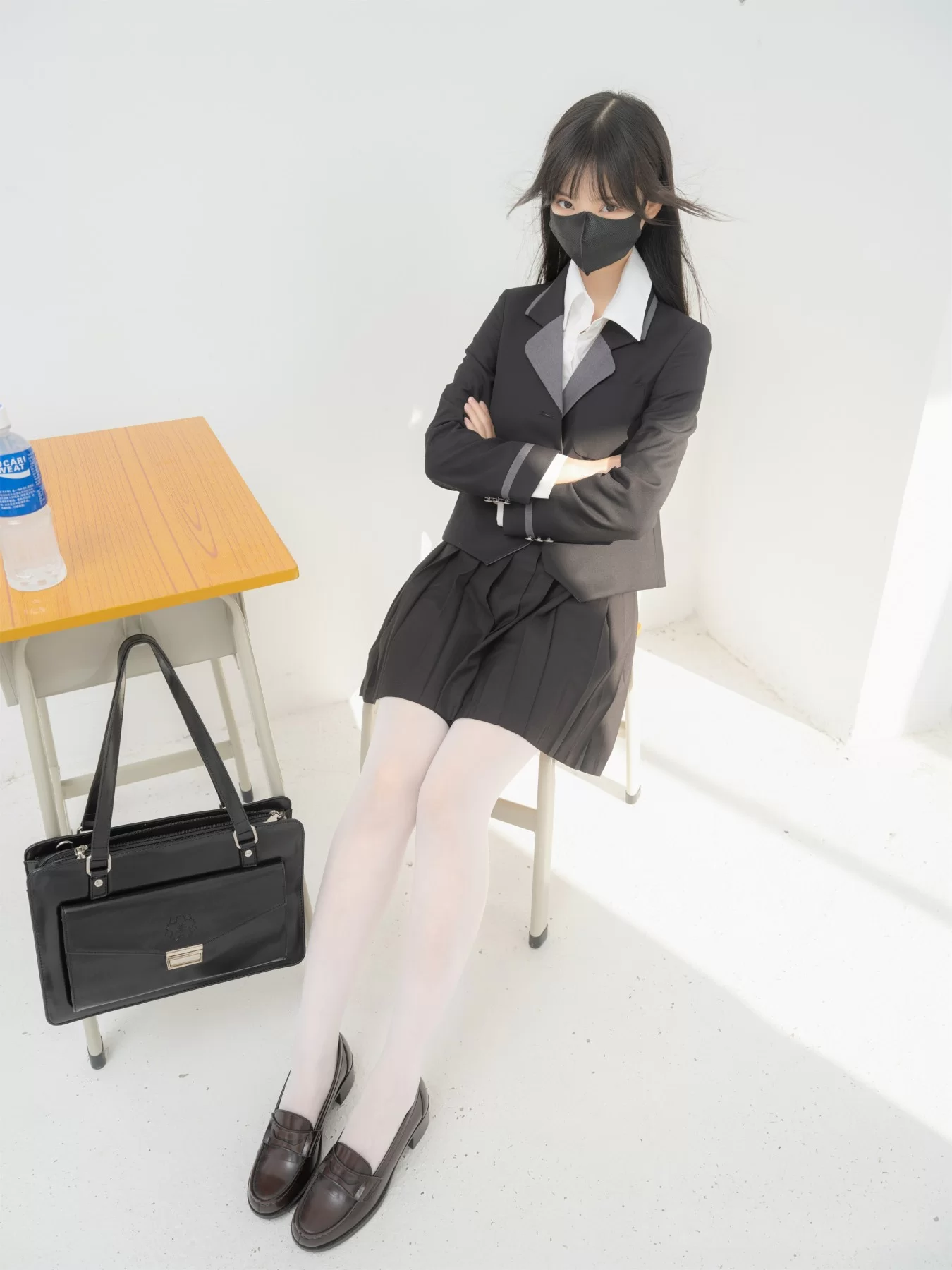紧急企划 – 内部 见希 职员 [59P] 插图1