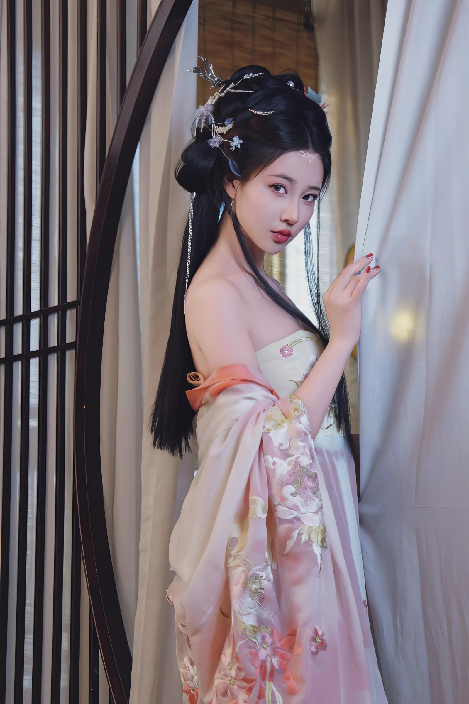 年年Nnian – 古风霓裳 [50P]