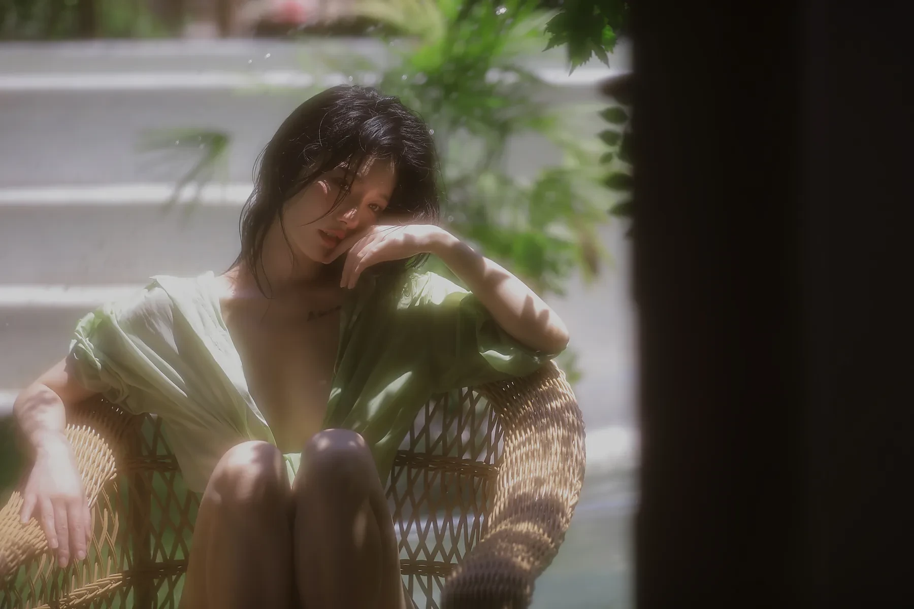 桃良阿宅 – 绿意 [23P]