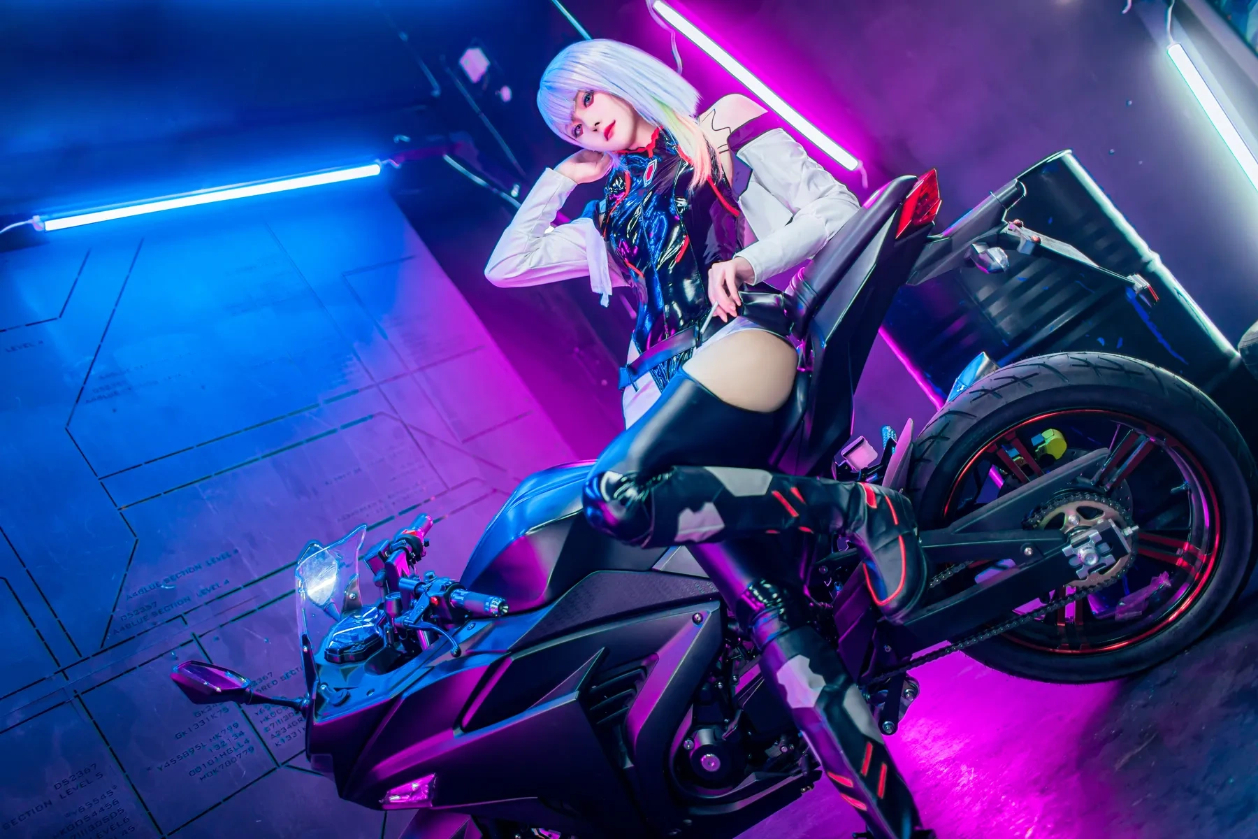 Natsuko夏夏子 – 赛博朋克边缘行者Lucy [61P]