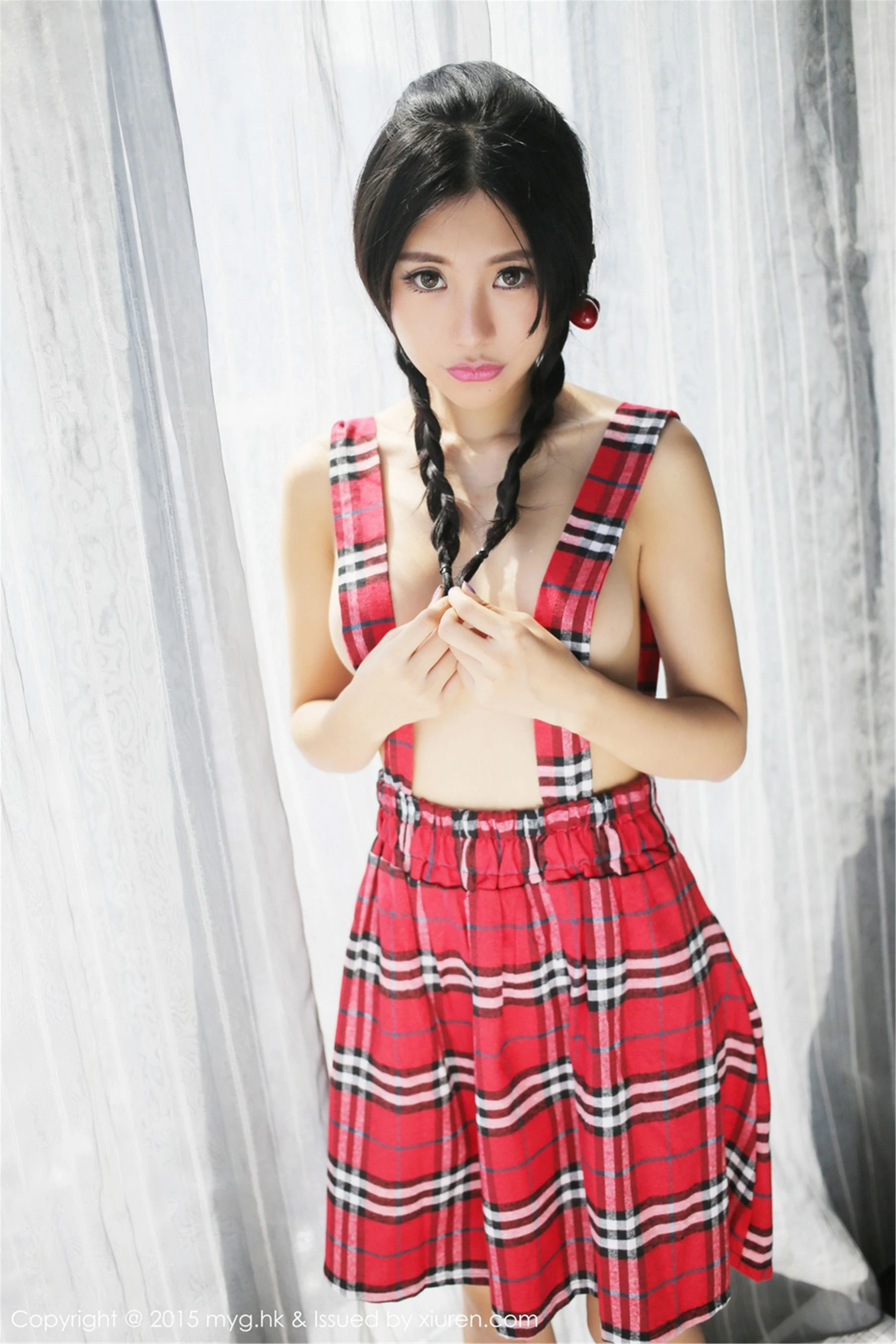 绮里嘉ula《泰国旅拍》英伦风校服+短裙+比基尼 美媛馆 Vol.091