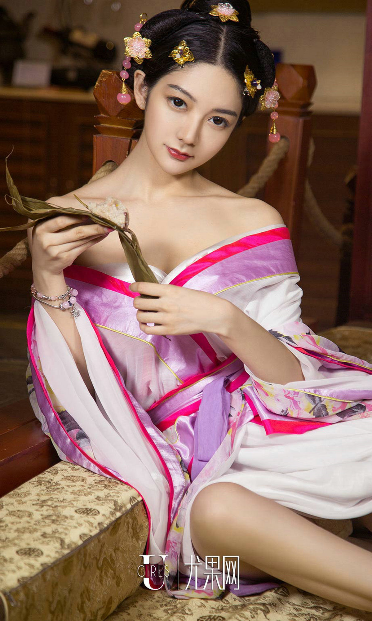 小琪@梦心玥@艺轩@田小燕《四面香-端午》 UGirls 爱尤物 No.1125 [35P]