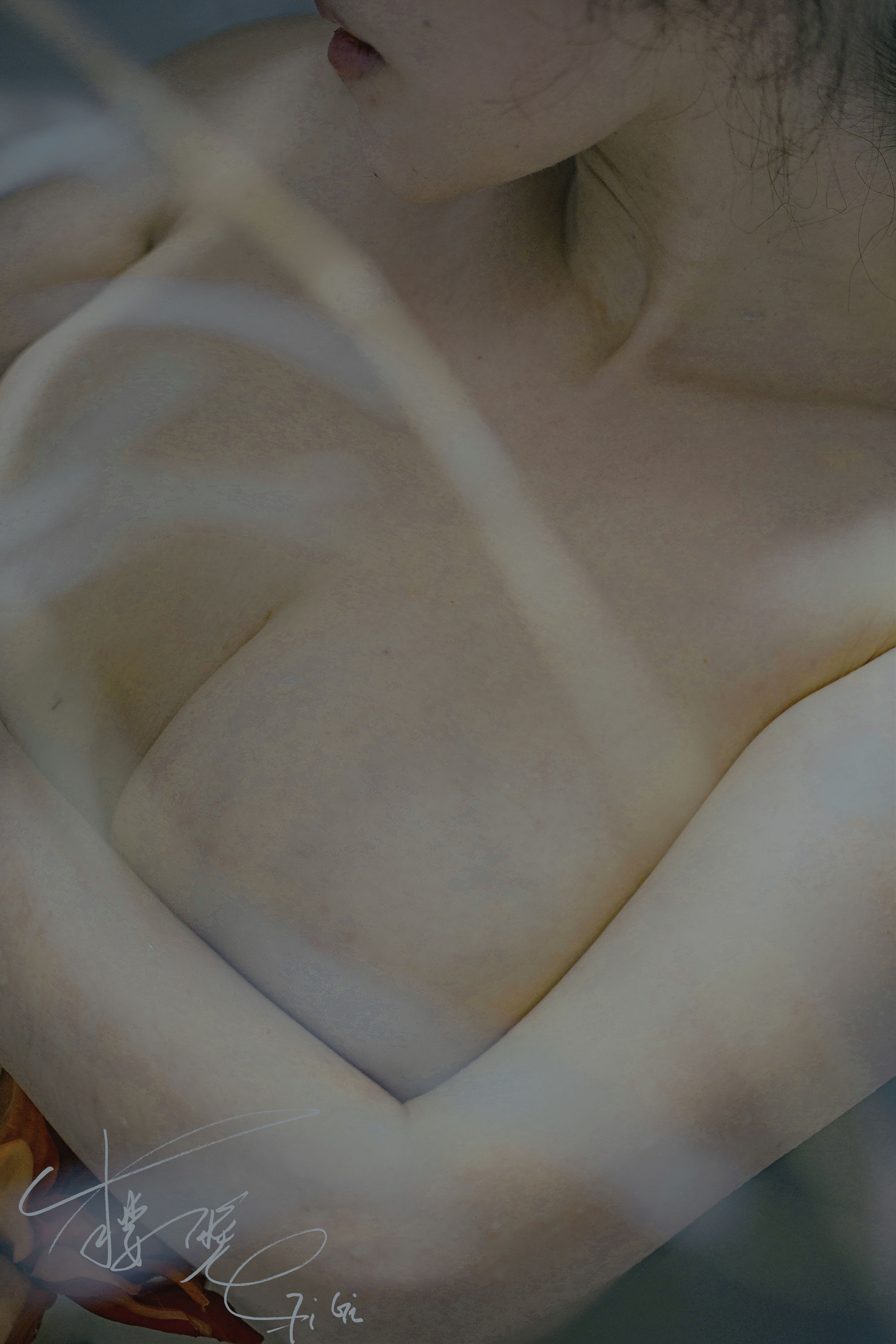 网络红人樱晚gigi – 清衣.池 [25P]