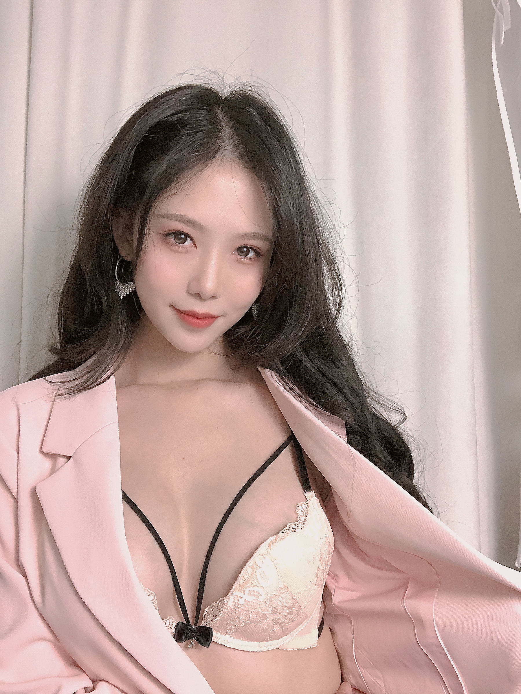 抖娘-利世图集 – 粉色西装 [23P]