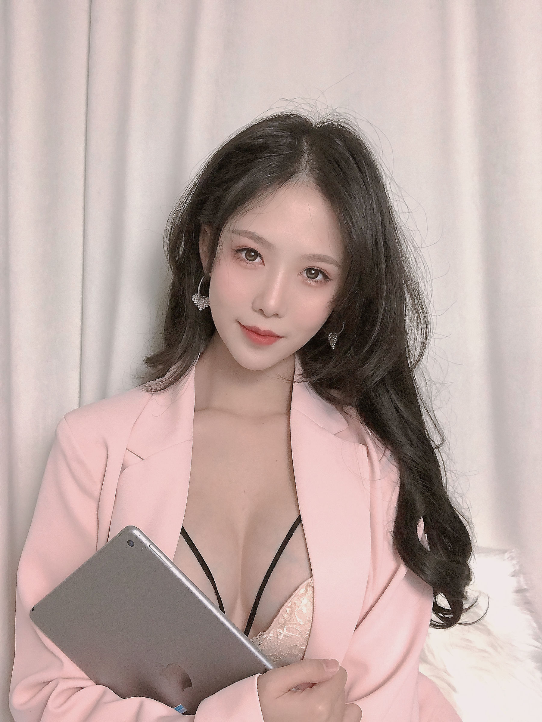 抖娘-利世图集 – 粉色西装 [23P]