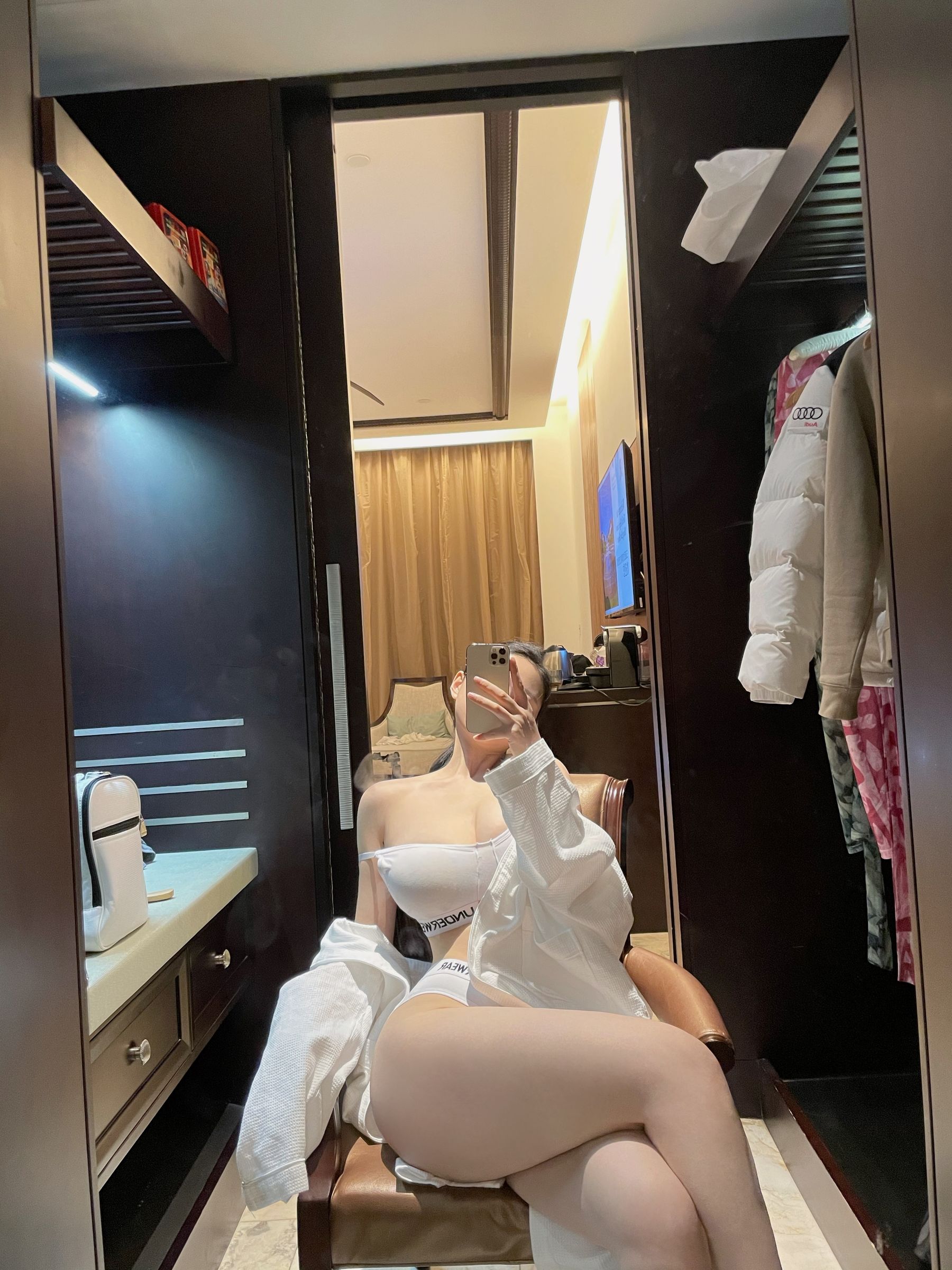 左公子666 微密圈VIP付费私拍美照合集 [200P]