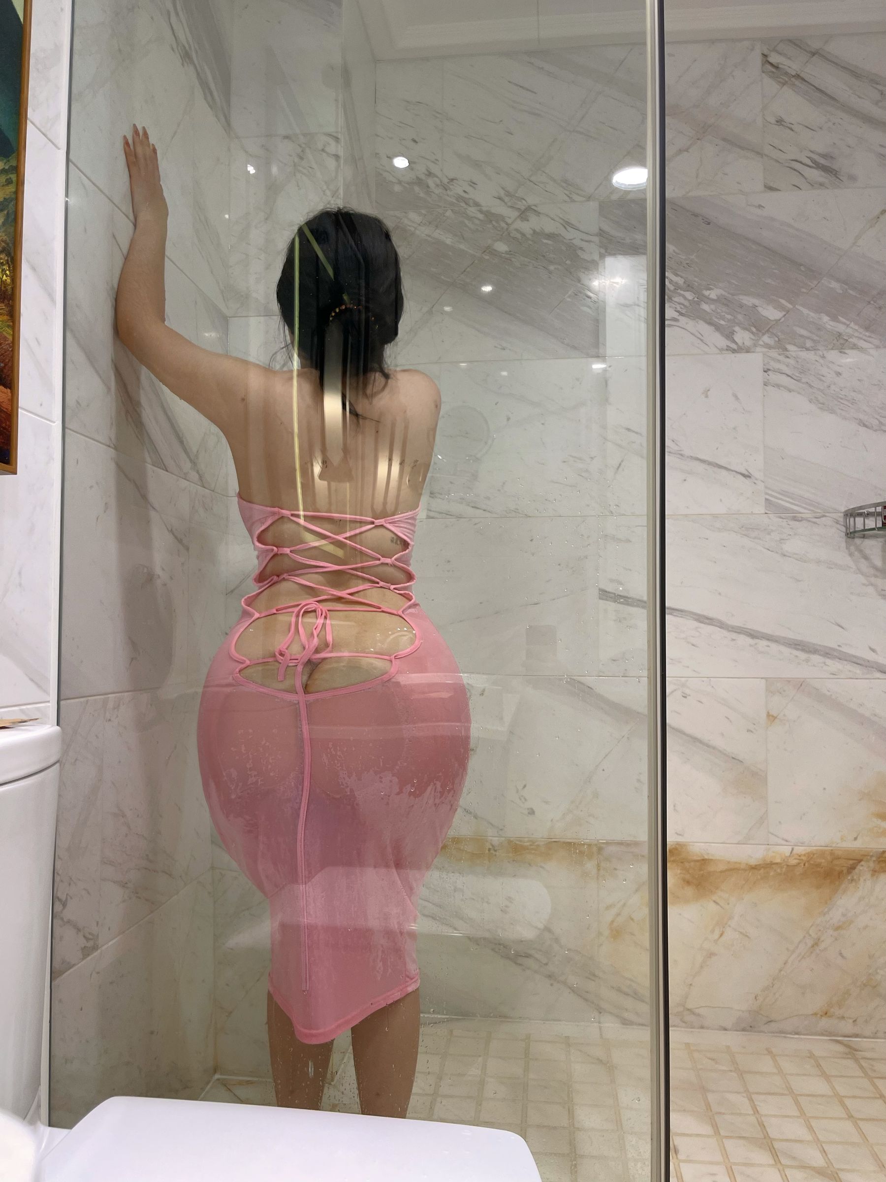 迷人的五姨太 – 湿身诱惑 [19P]