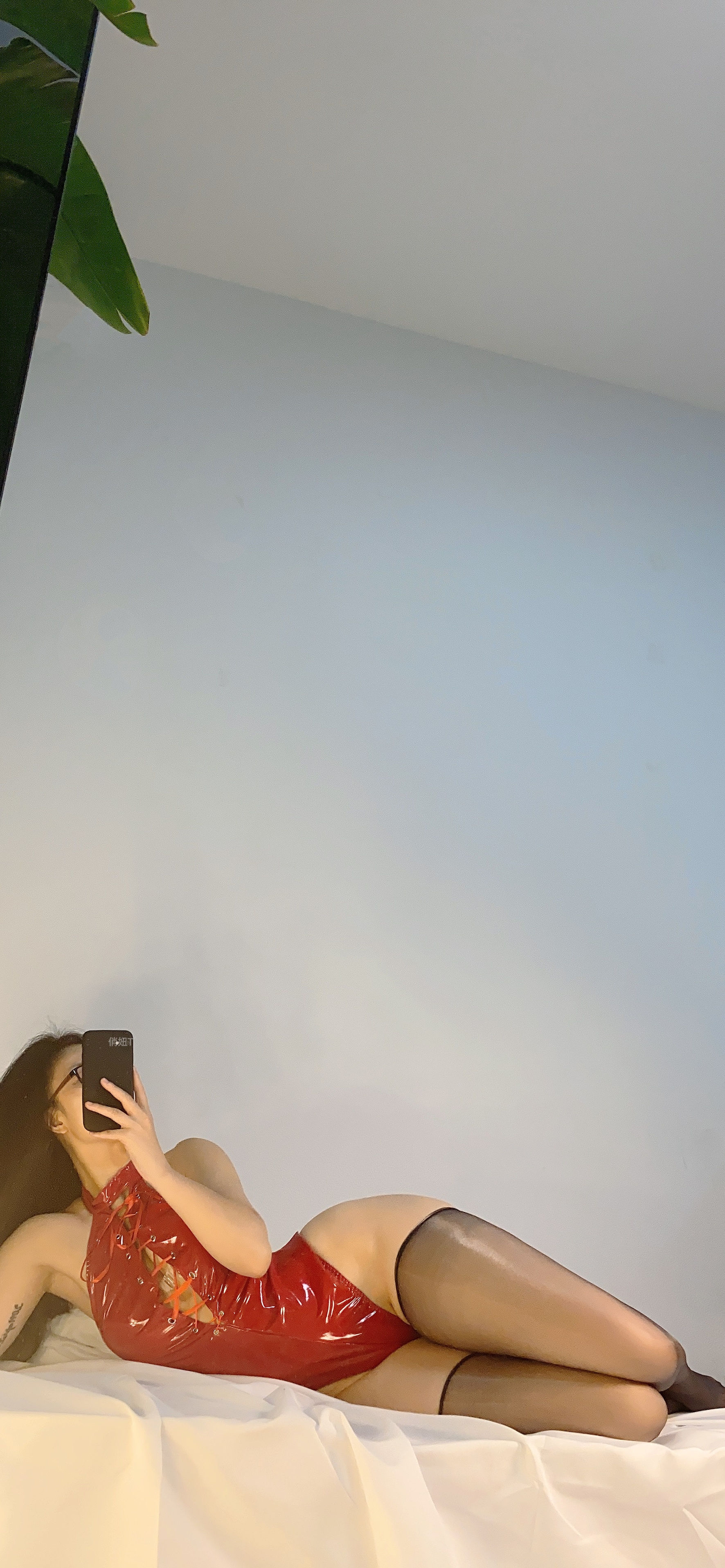 俏妞qiaoniuTT – 红色皮衣 [33P]