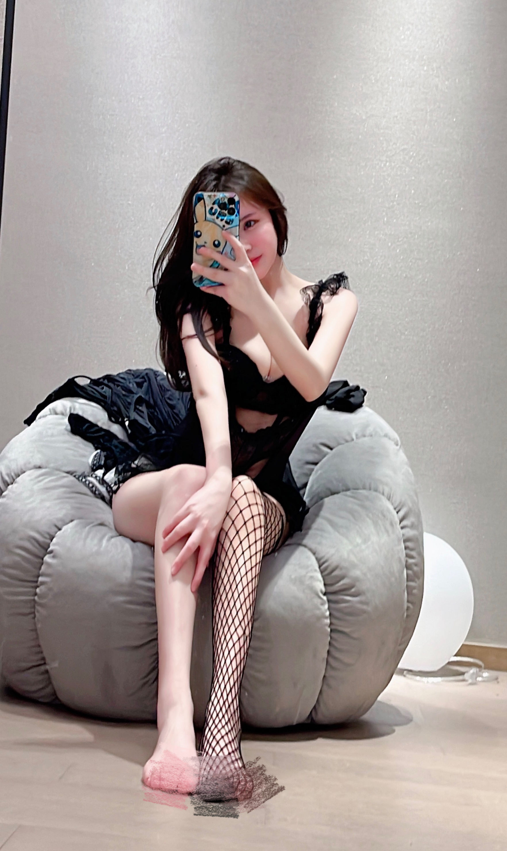 奔跑的晶骡儿 – 苗条身材 [18P]