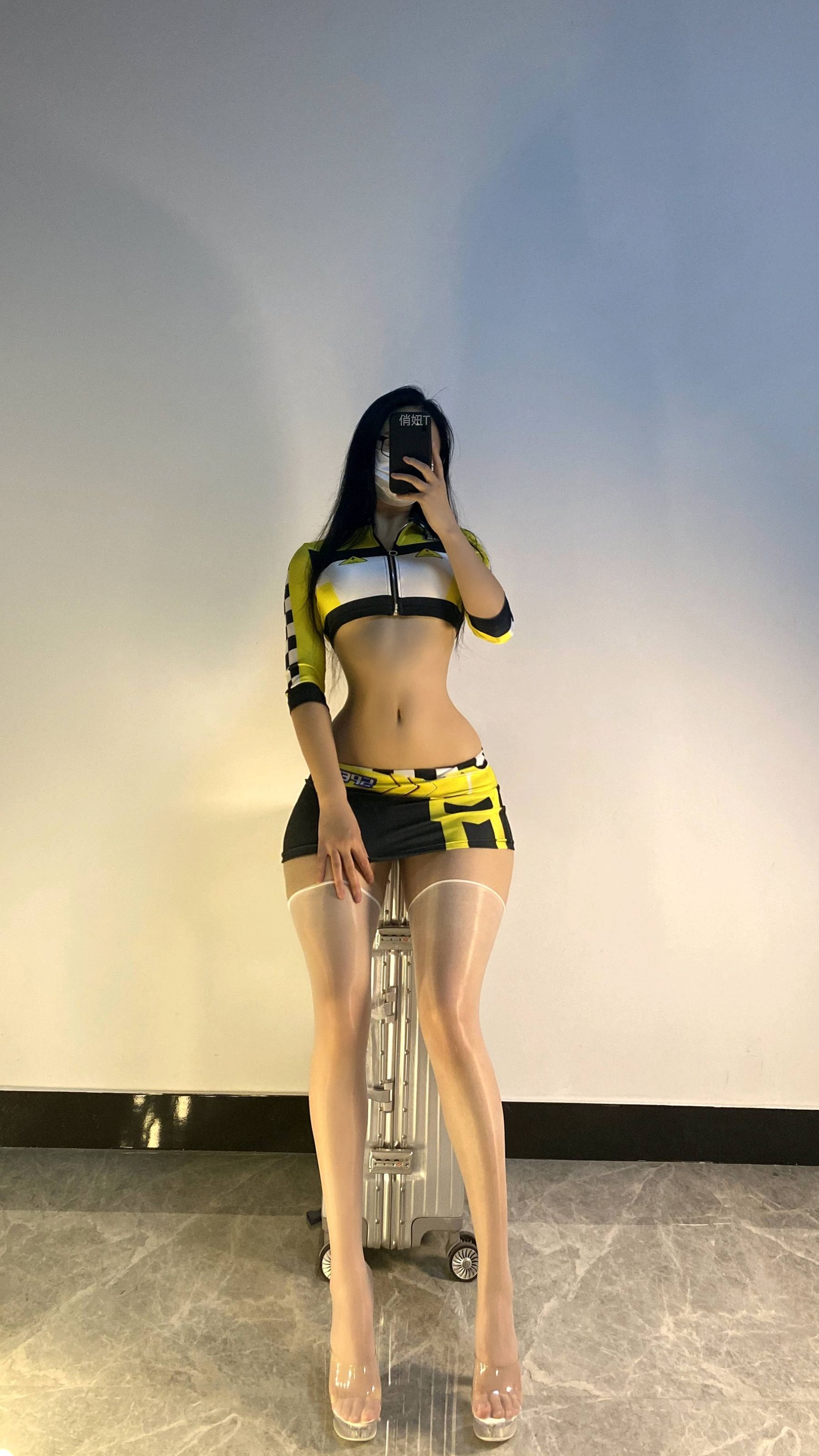 俏妞qiaoniuTT – 飙车选手 [18P]