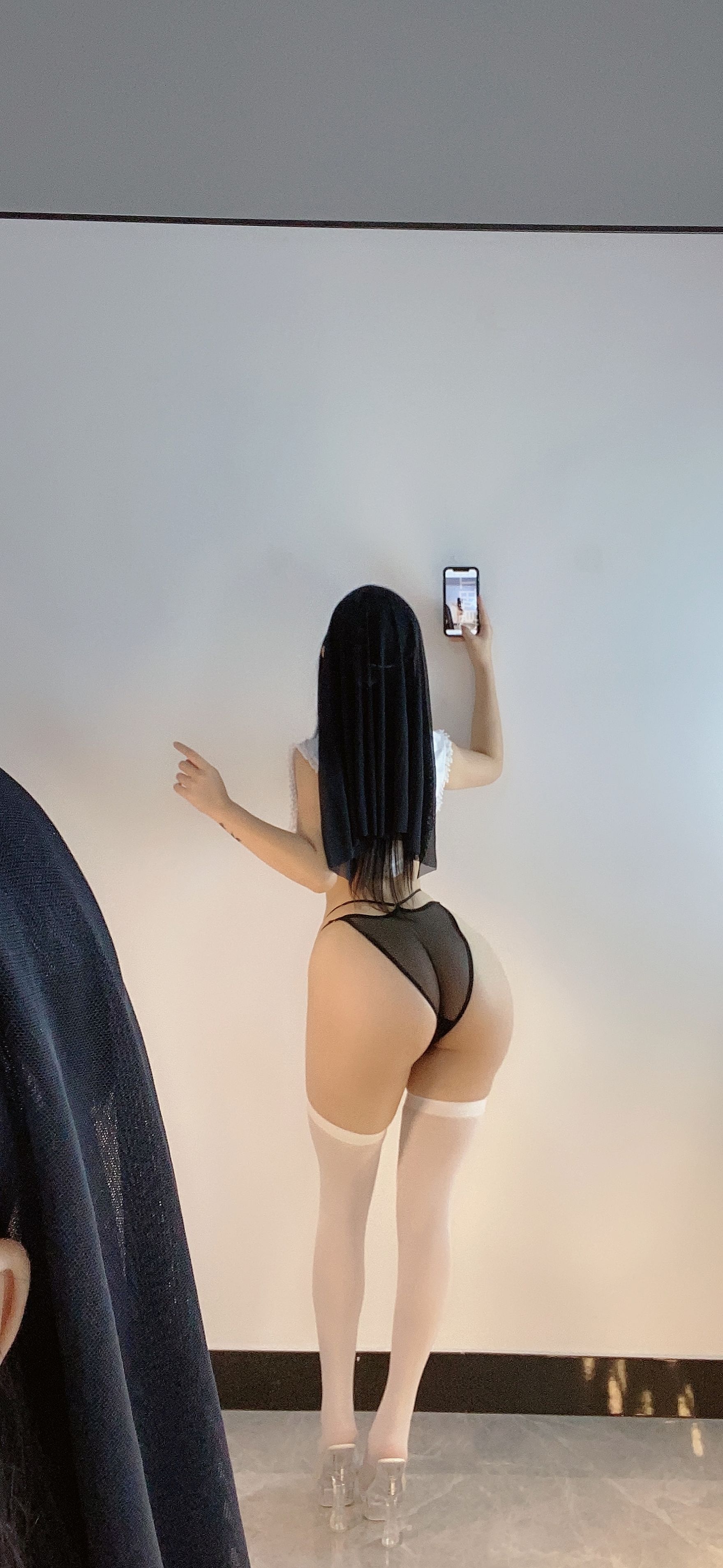 俏妞qiaoniuTT – 疯狂修女 [12P]