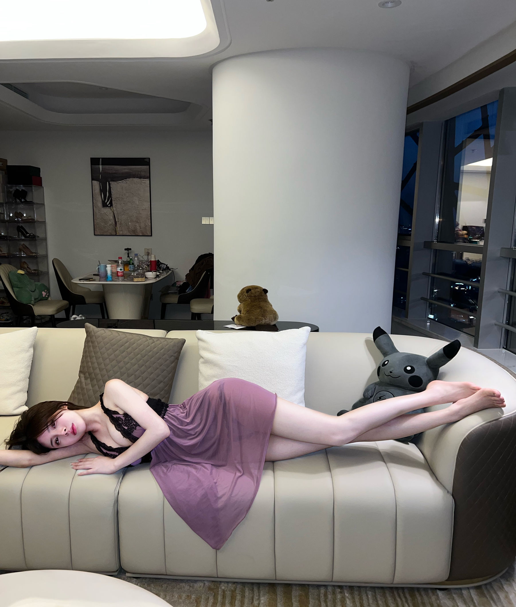 奔跑的晶骡儿 – 紫色睡衣 [26P]