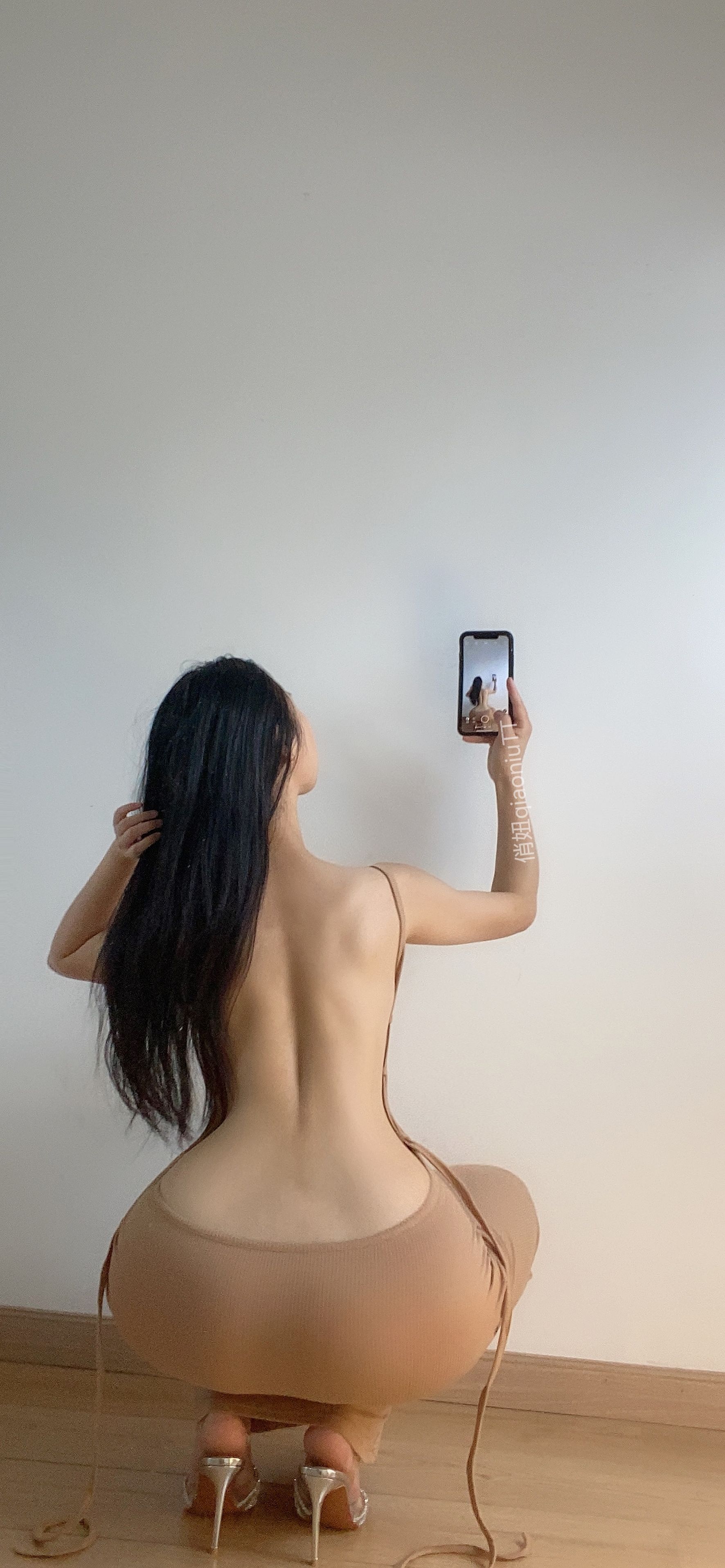 俏妞qiaoniuTT – 露背连衣裙 [10P]