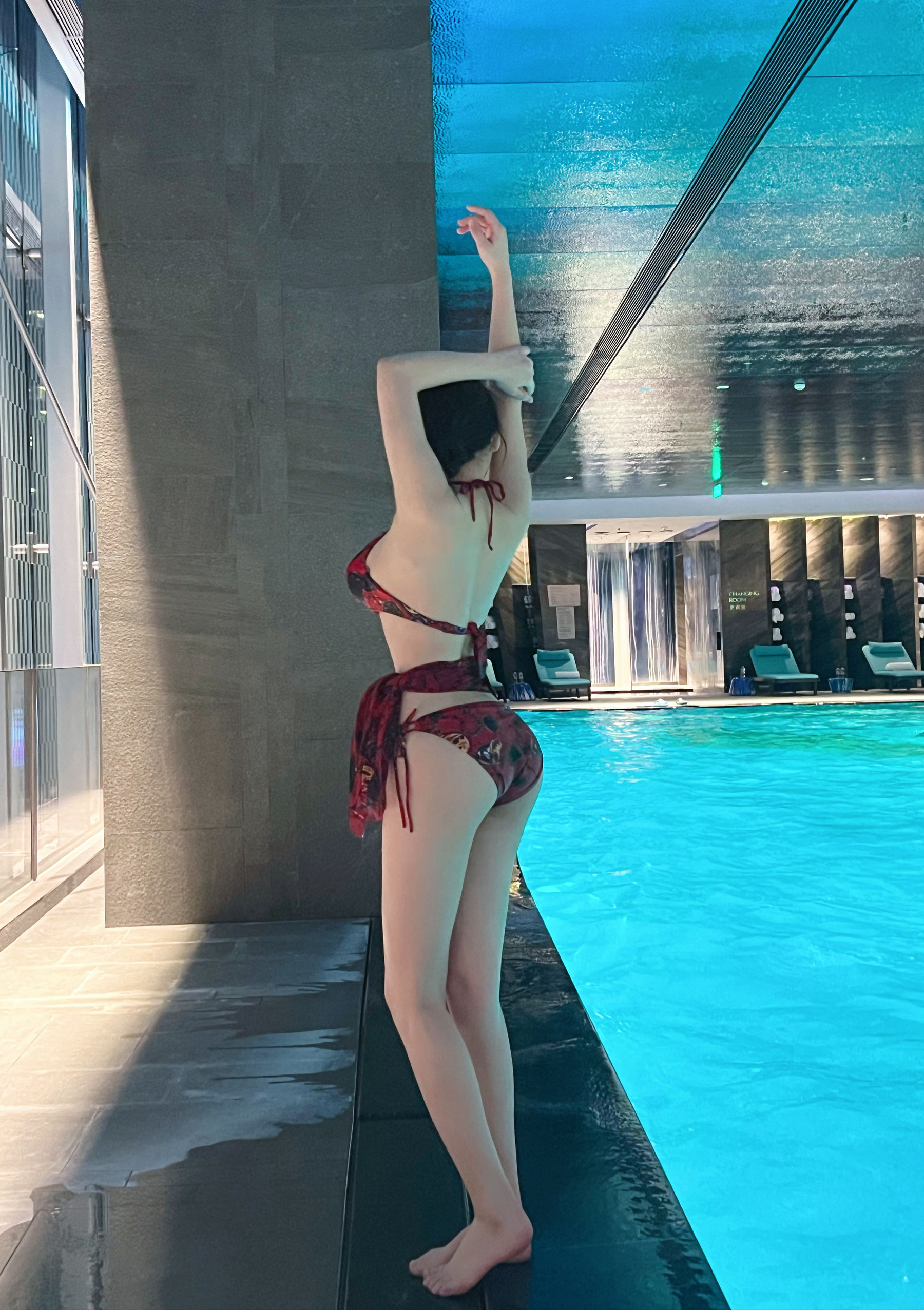 奔跑的晶骡儿 – 红色内衣 [39P]