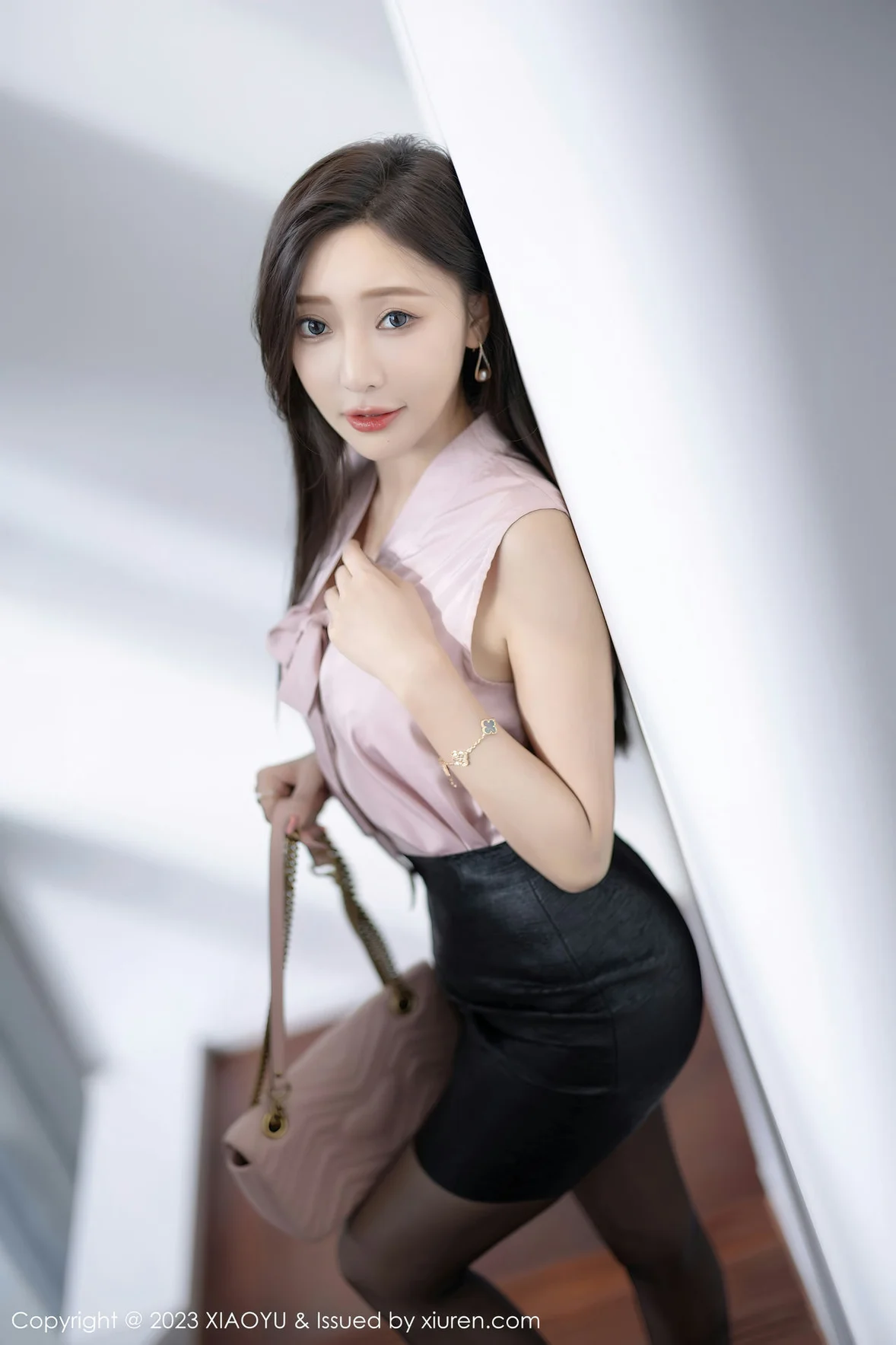 XIAOYU 语画 Vol.1086 王馨瑶yanni 魅惑黑丝性感写真 [91P]