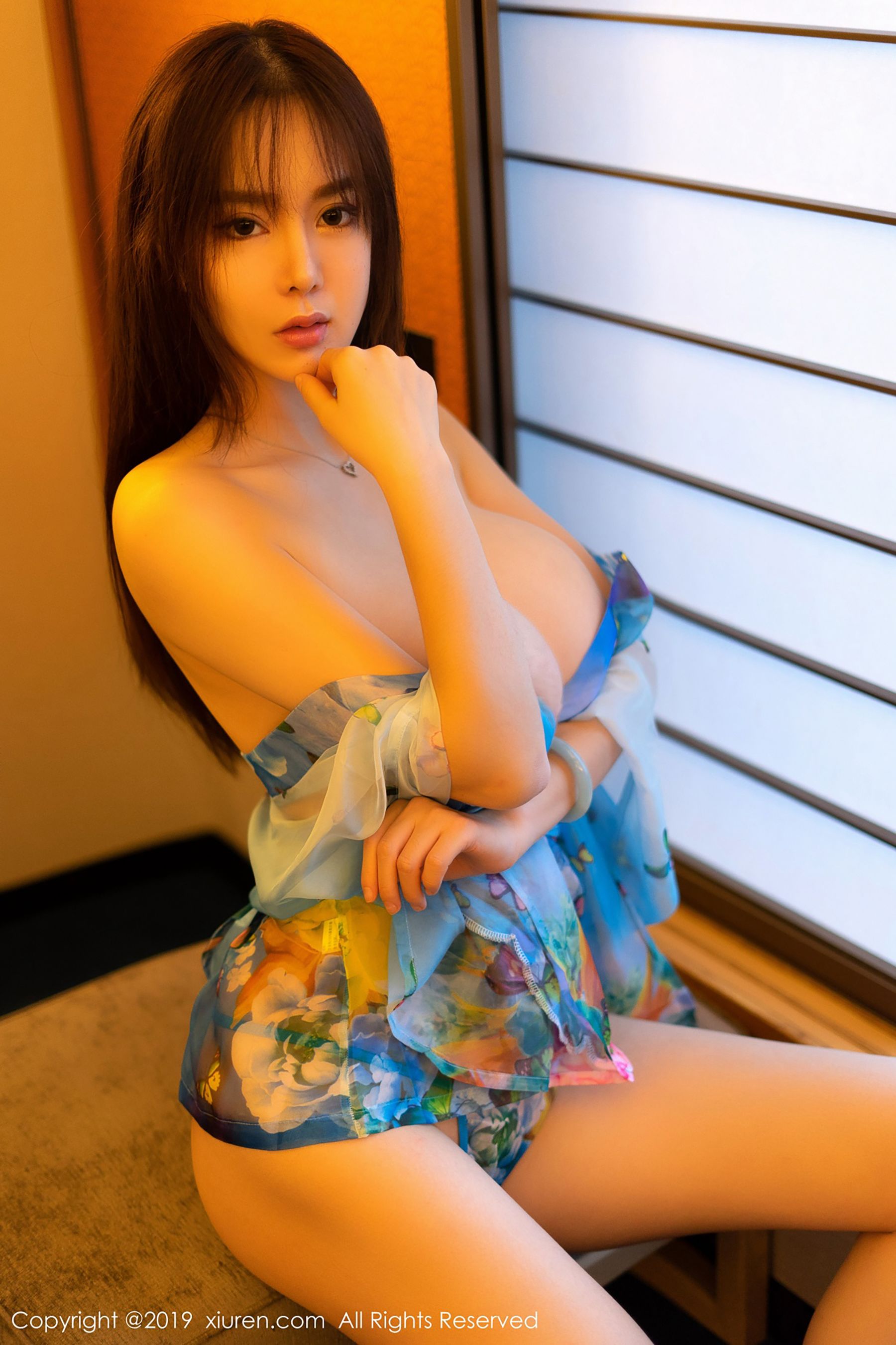 XiuRen 秀人网 No.1319 易阳Silvia 插图1