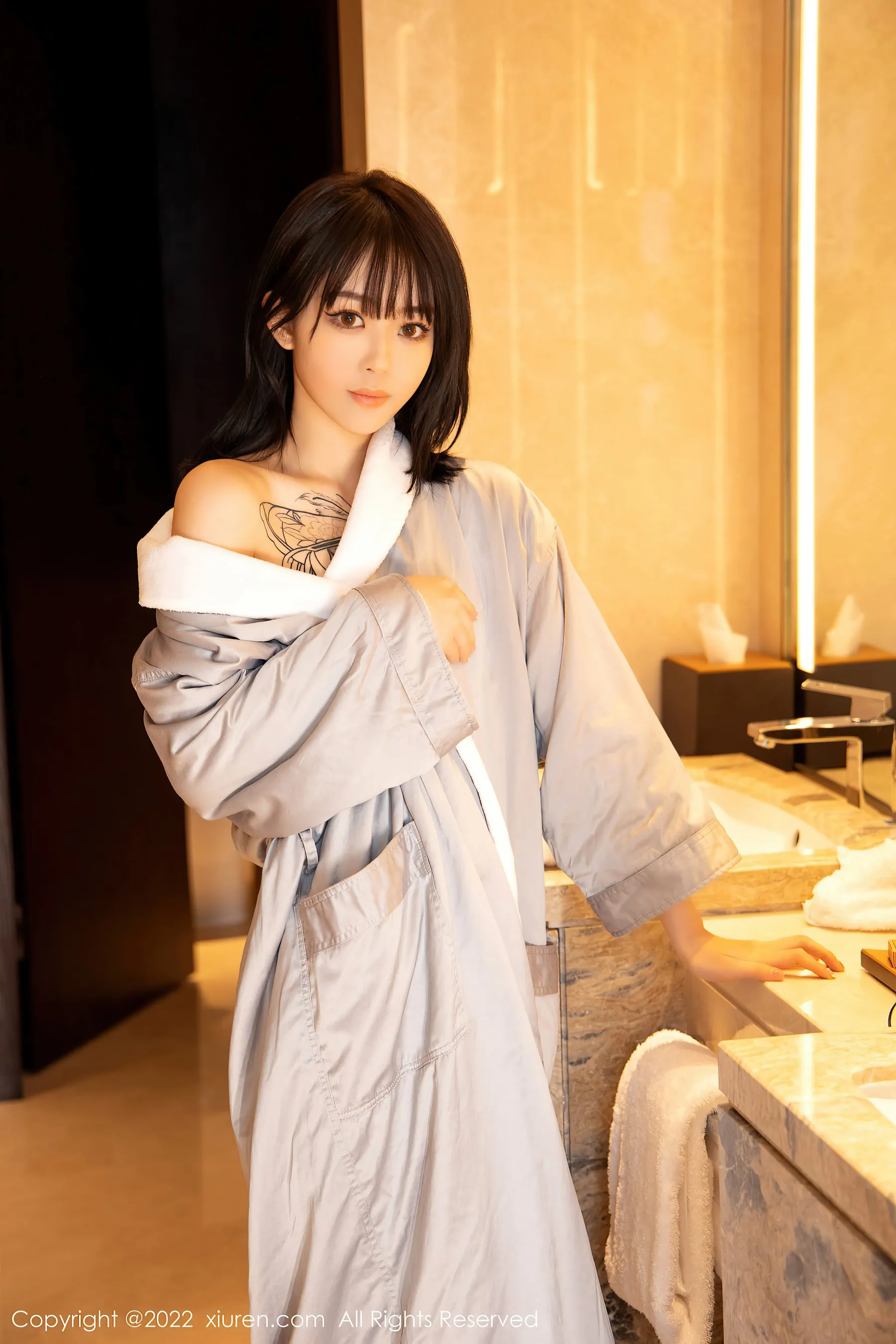 秀人网 No.4664 奶瓶. 美腿清纯大学生写真