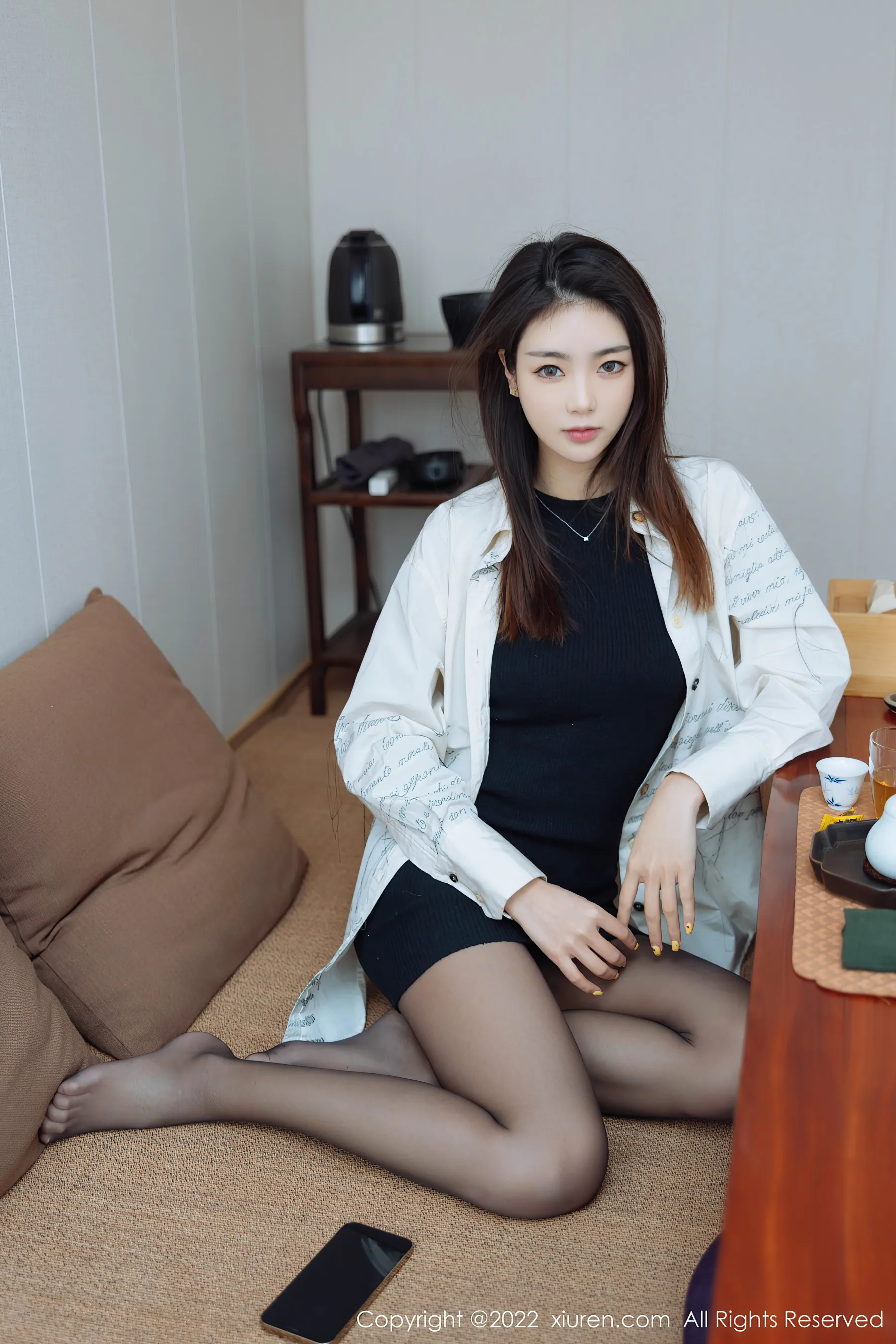 秀人网 No.4832 可樂Vicky 黑丝美腿