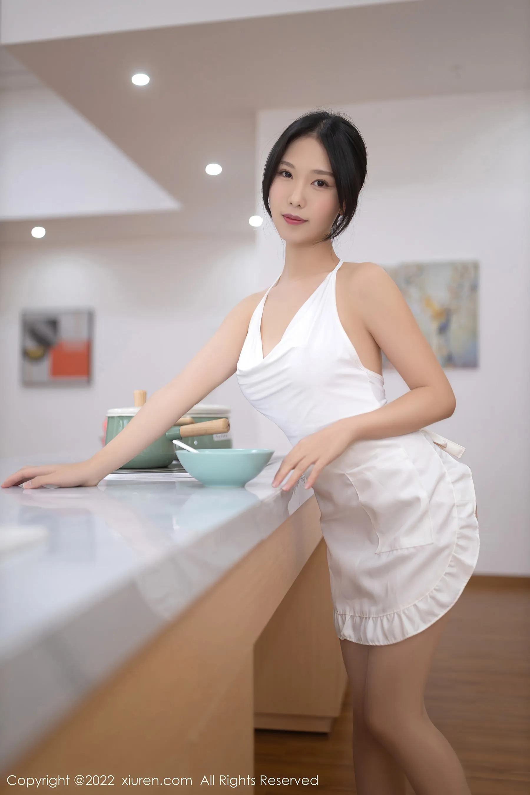 秀人网 No.4861 利世 厨娘美腿写真