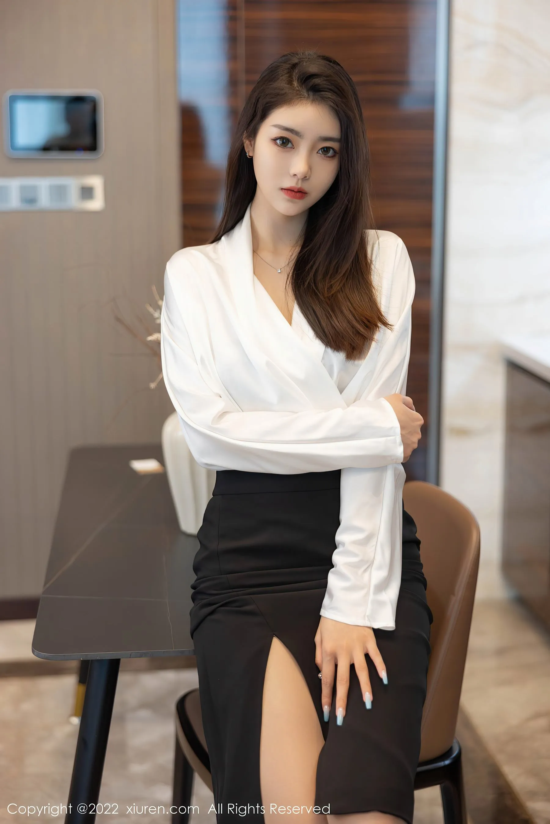 秀人网 No.4869 可樂Vicky 长发美女丝袜美腿写真