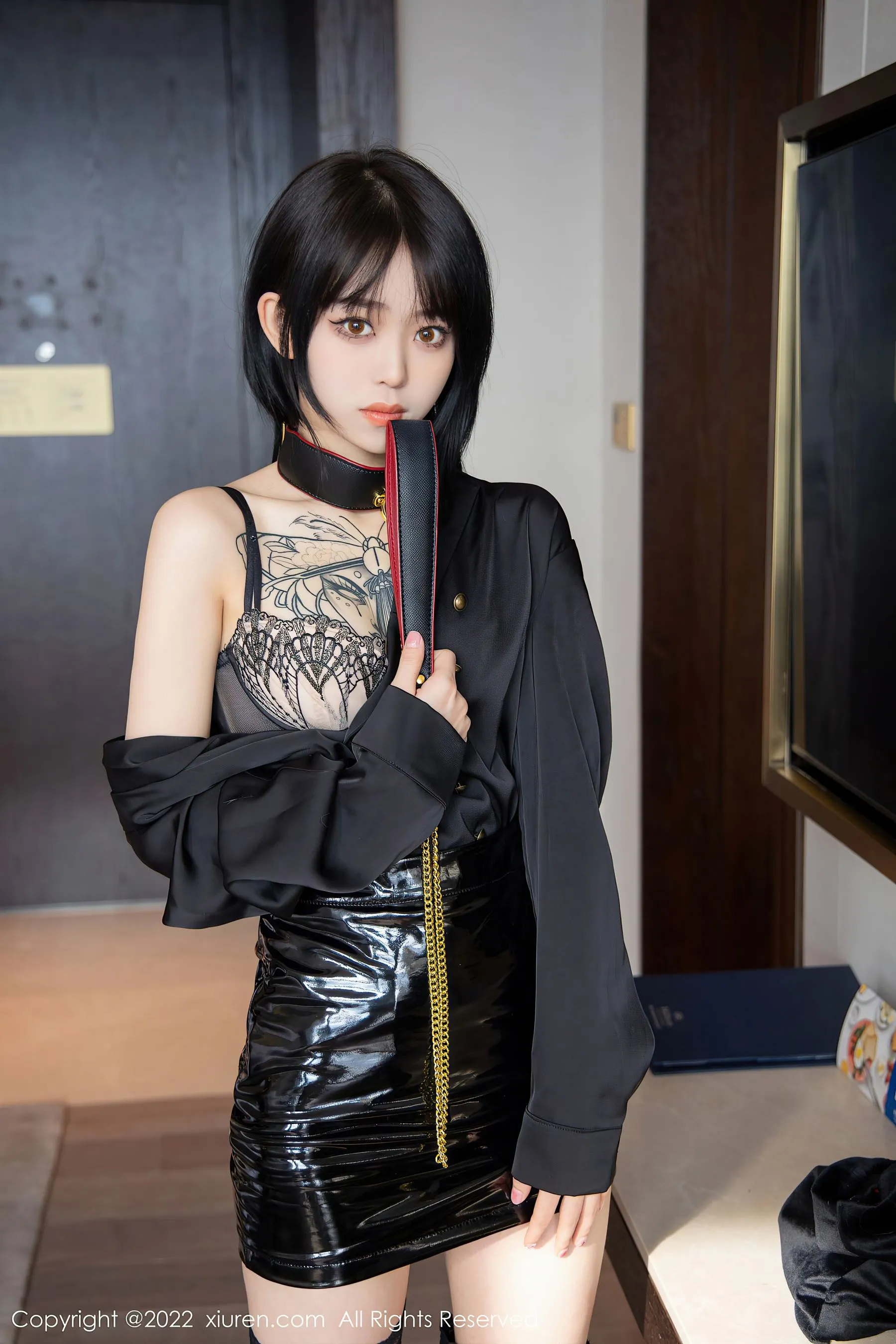 秀人网 No.4927 奶瓶. 黑丝美腿