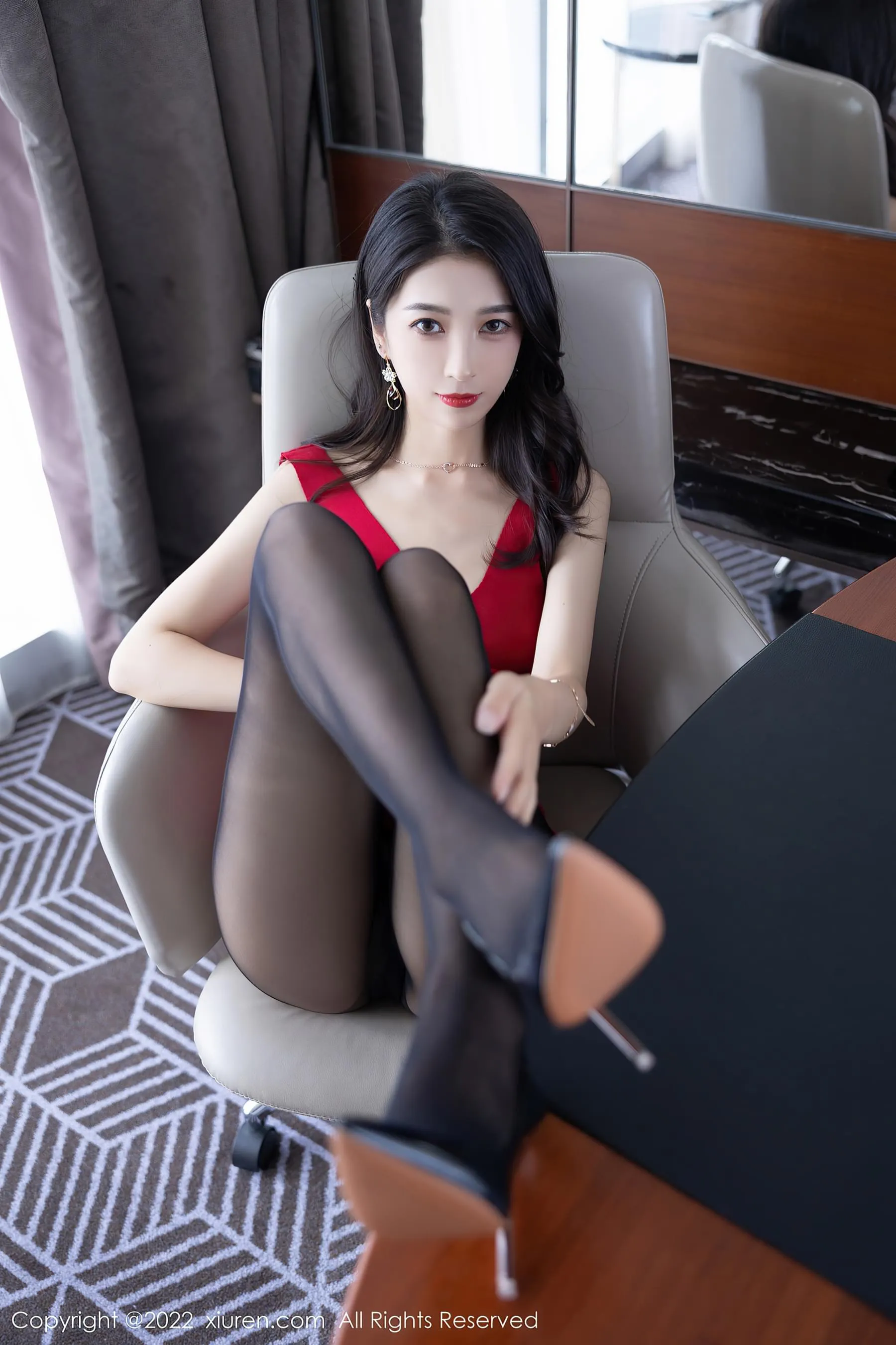 秀人网 No.5223 林乐一 黑丝美腿