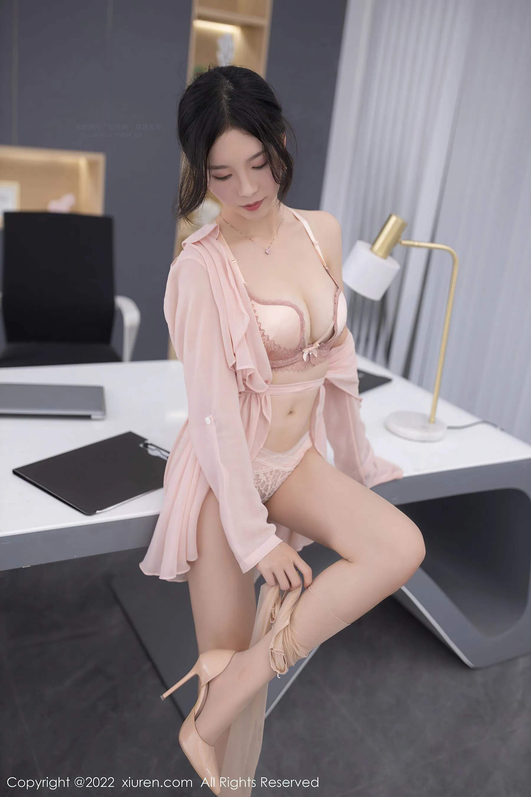 秀人网 No.5657 利世 职员装扮