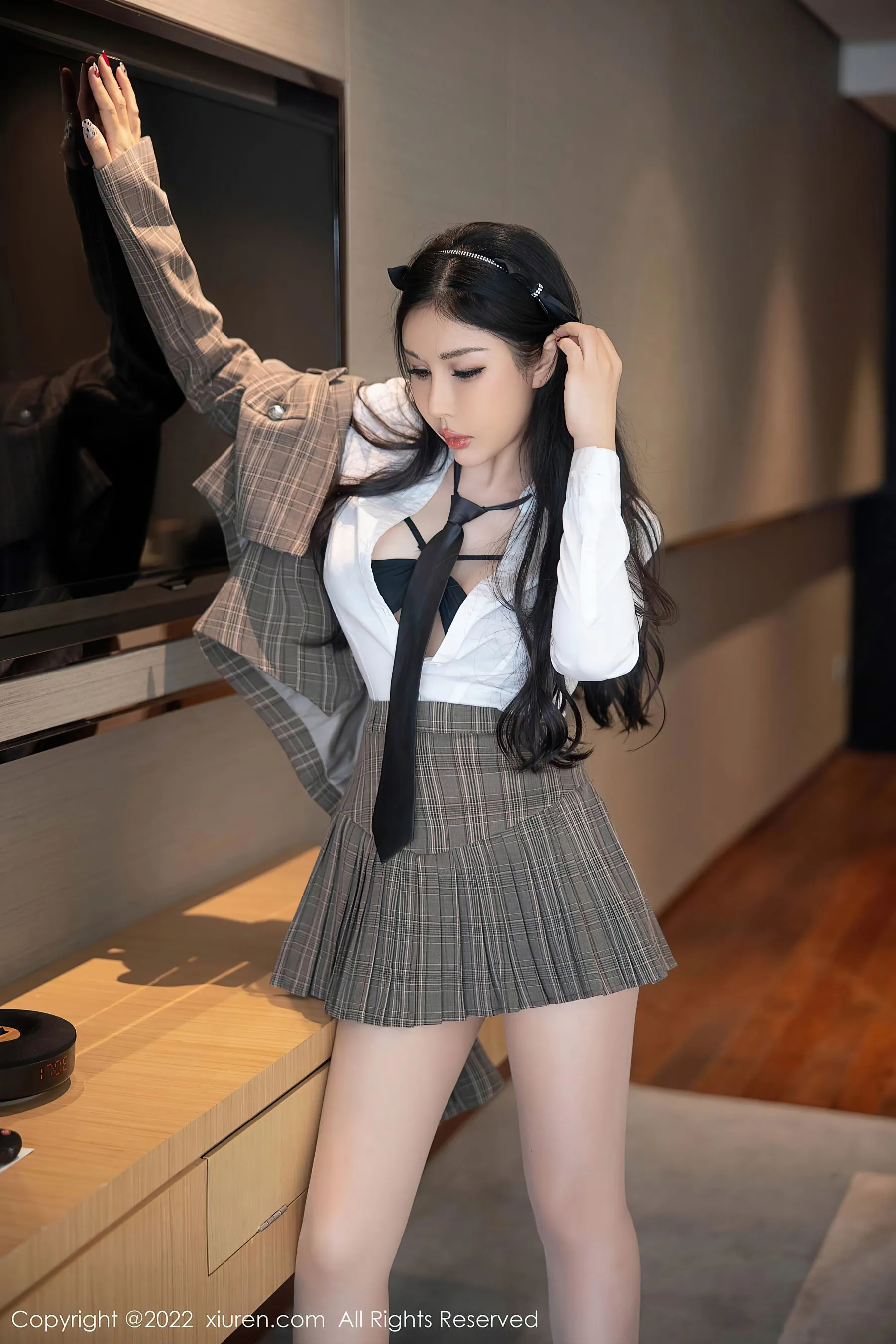 秀人网 No.5902 田冰冰 制服美腿