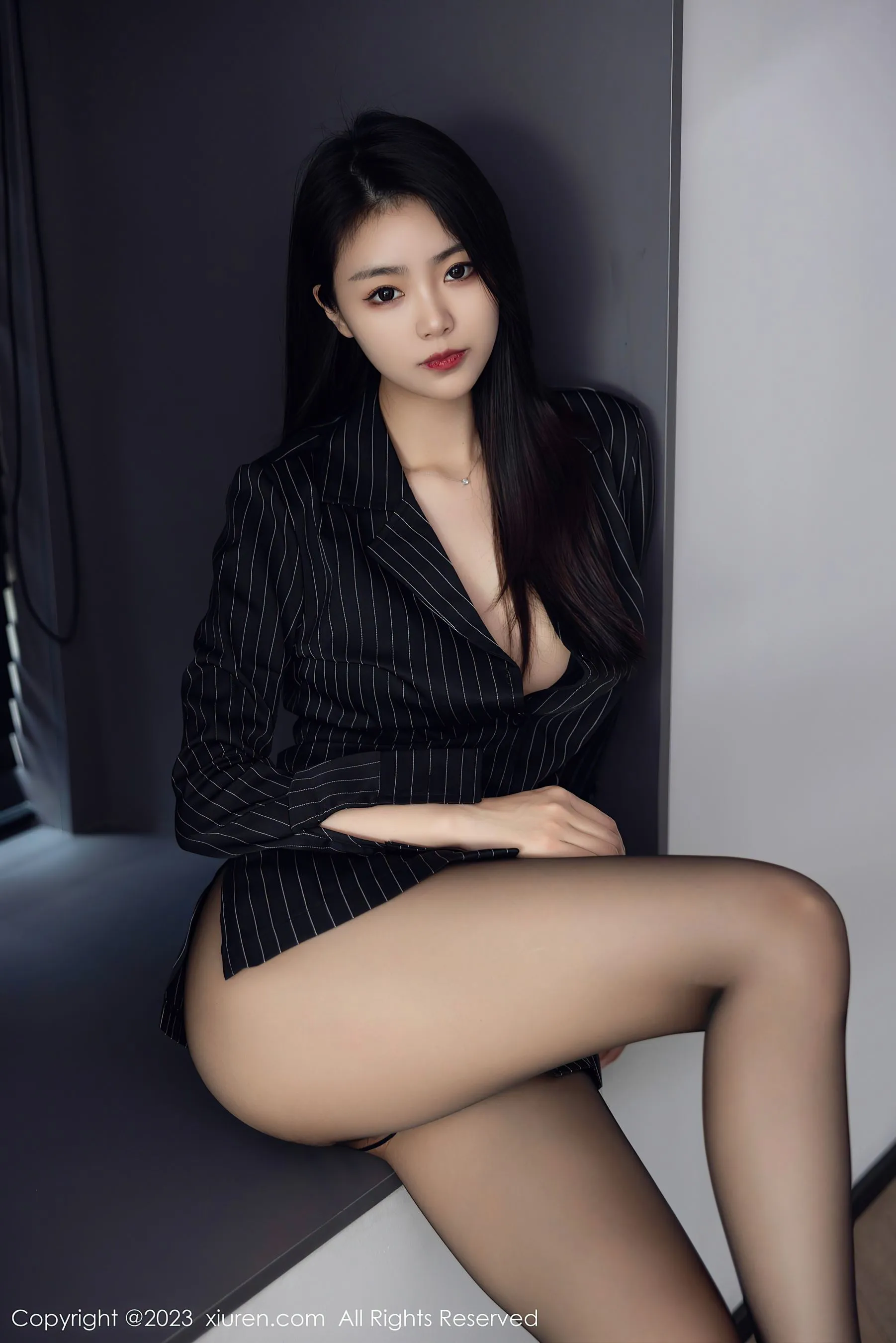 秀人网 No.6677 可樂Vicky 黑丝美腿