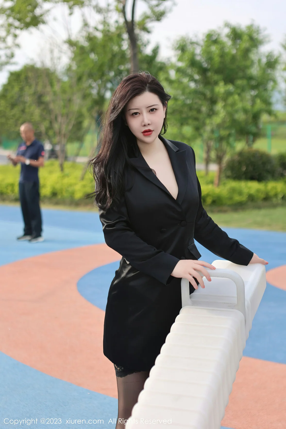 XiuRen 秀人 No.6805 王婉悠Queen 黑色风衣性感写真 [76P]