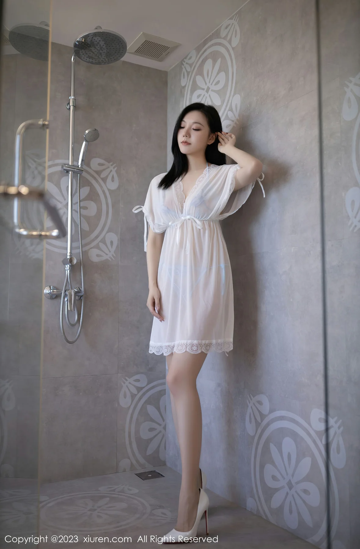 XiuRen 秀人 No.6827 安然anran 蕾丝内衣浴室场景十二月旅拍 [80P]