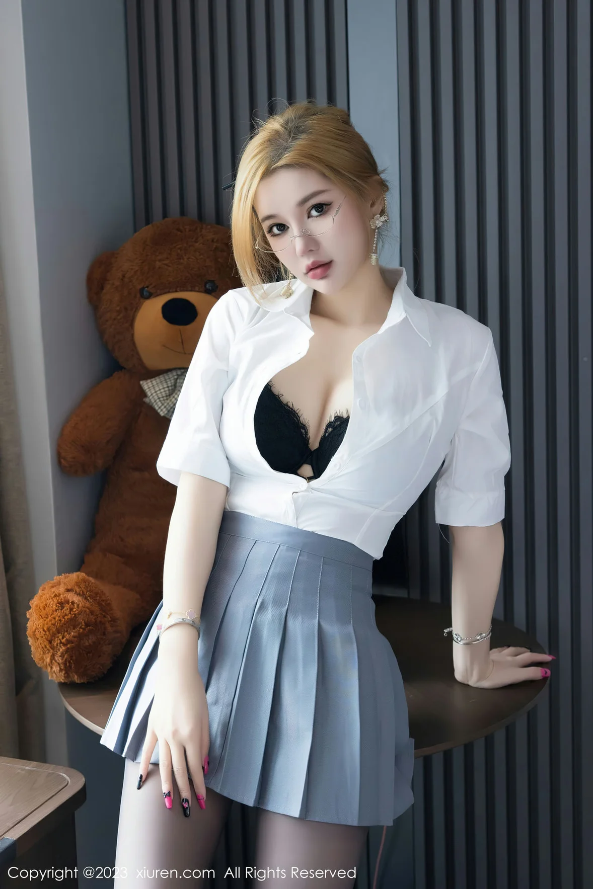 XiuRen 秀人 No.6836 杨可可coco 魅惑黑丝性感写真 [92P] 插图1