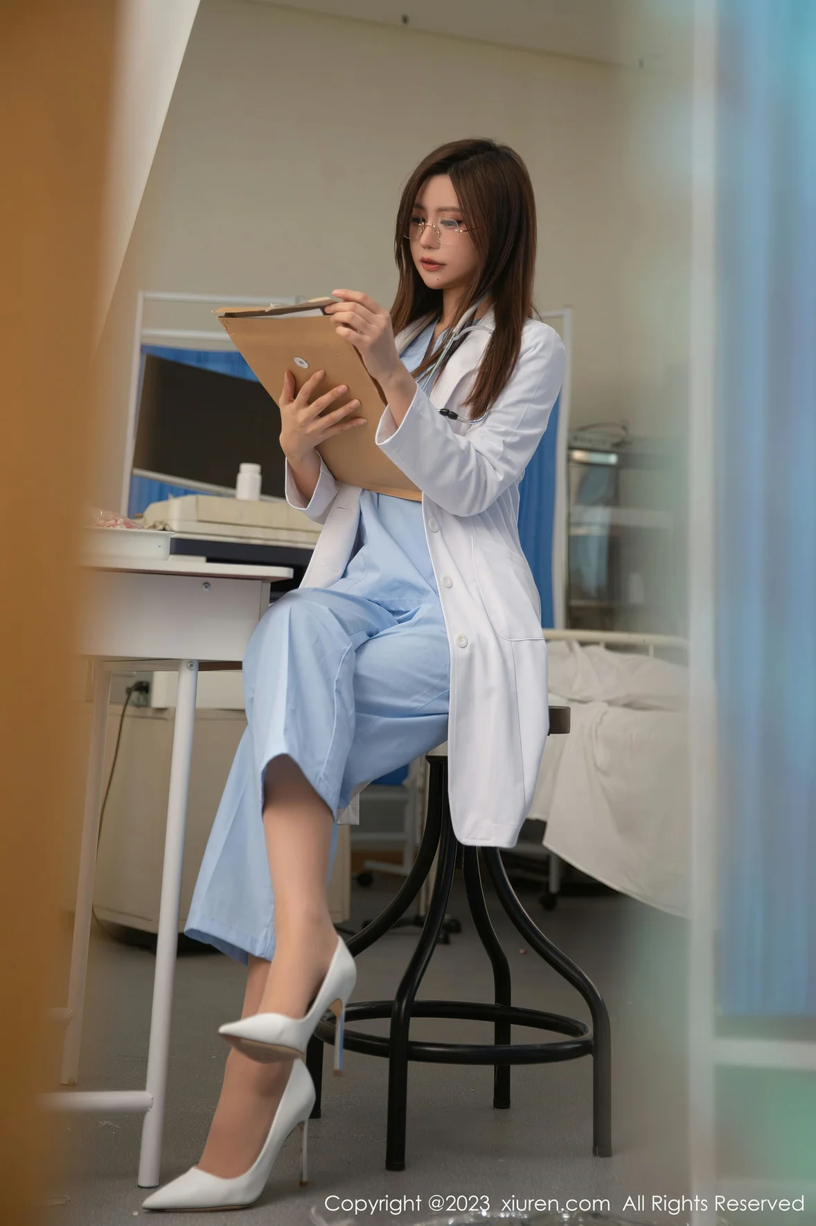 XiuRen 秀人 No.6849 绮里嘉ula 美女医生装扮性感写真 [84P]