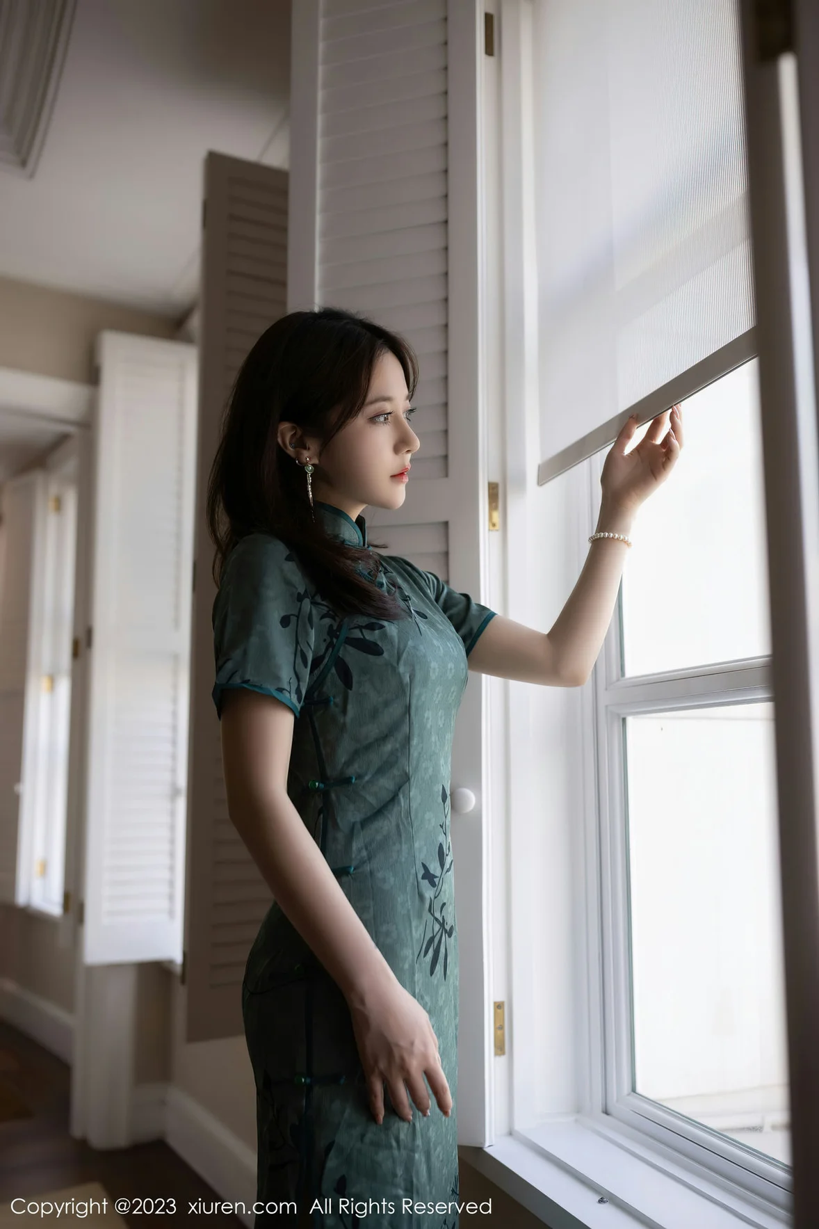 XiuRen 秀人 No.6893 鱼子酱Fish 旗袍写真巴厘岛旅拍 [82P]