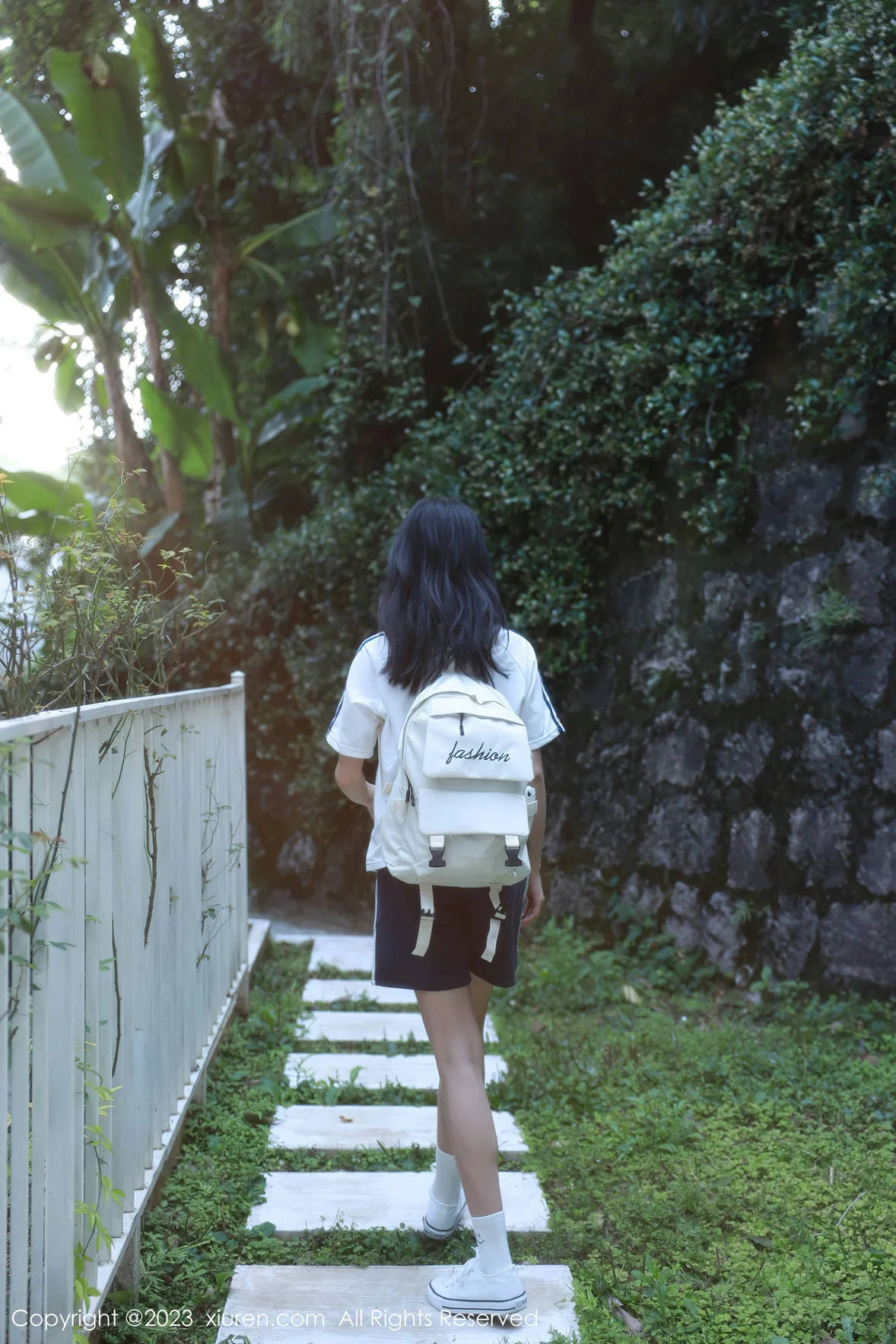 XiuRen 秀人 No.6895 糖豆sisi 学妹制服诱惑首套写真 [55P]