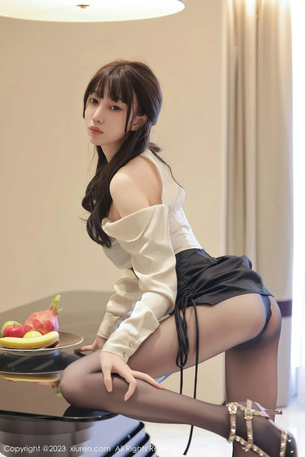 XiuRen 秀人 No.6929 玥儿玥er 魅惑黑丝广州旅拍 [69P]